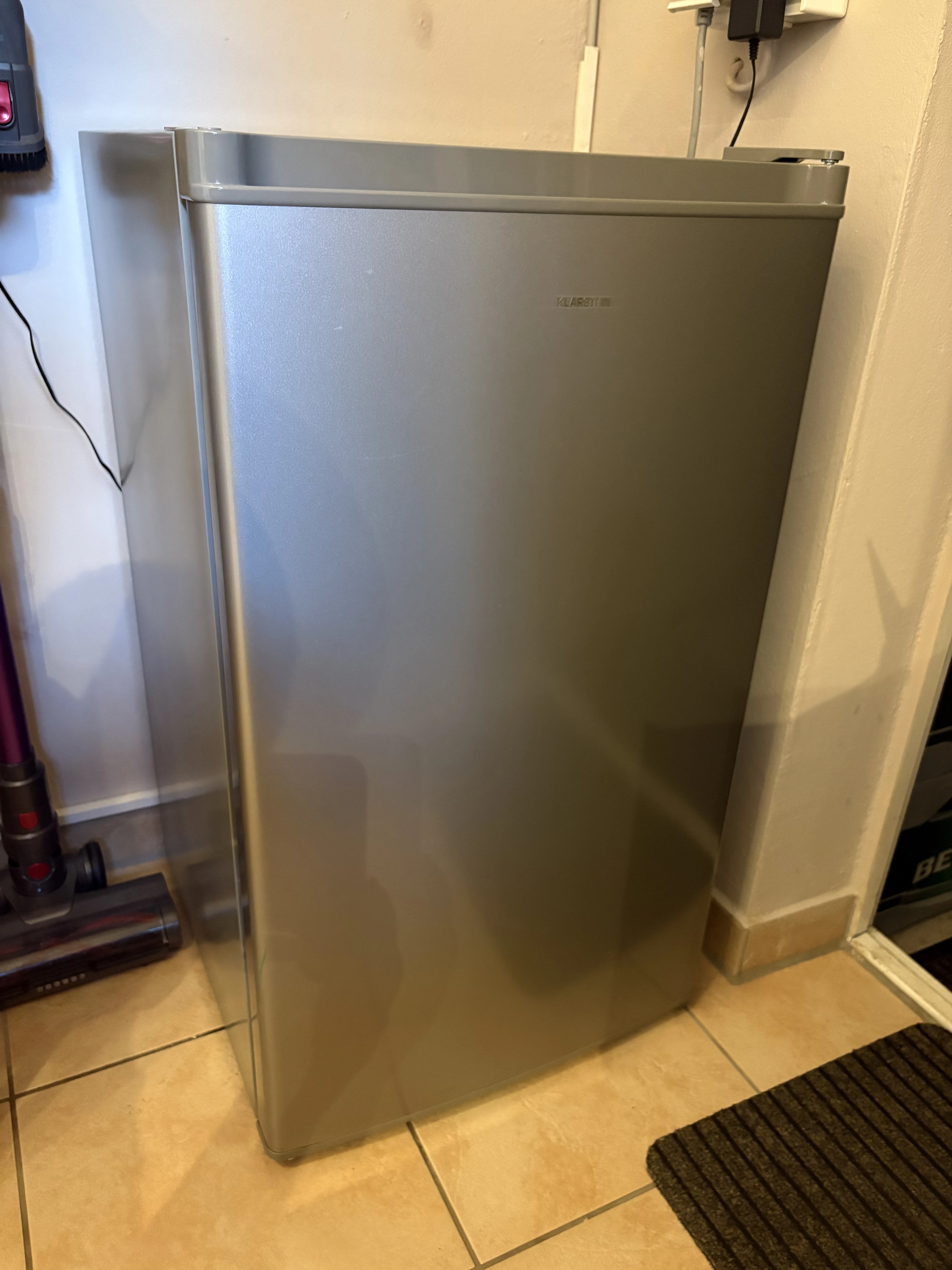 Kühlschrank außen 