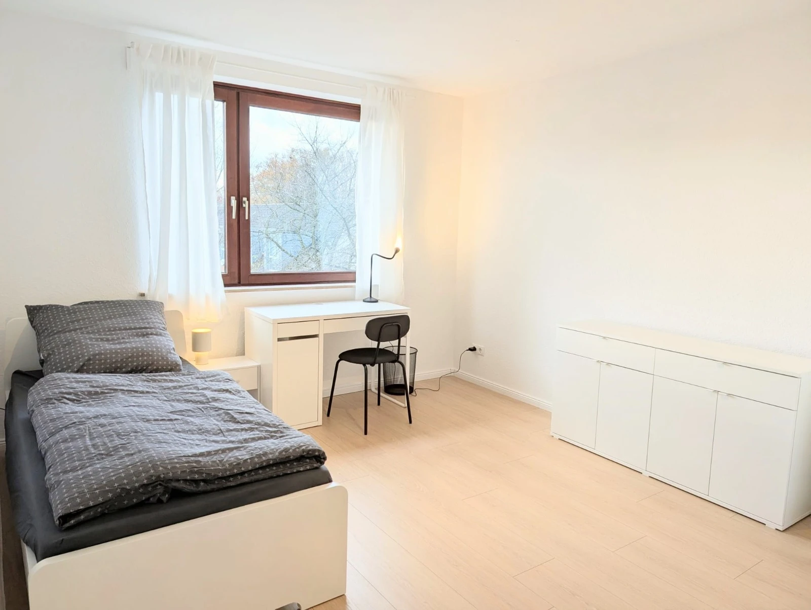 Das Zimmer (Foto 2)
