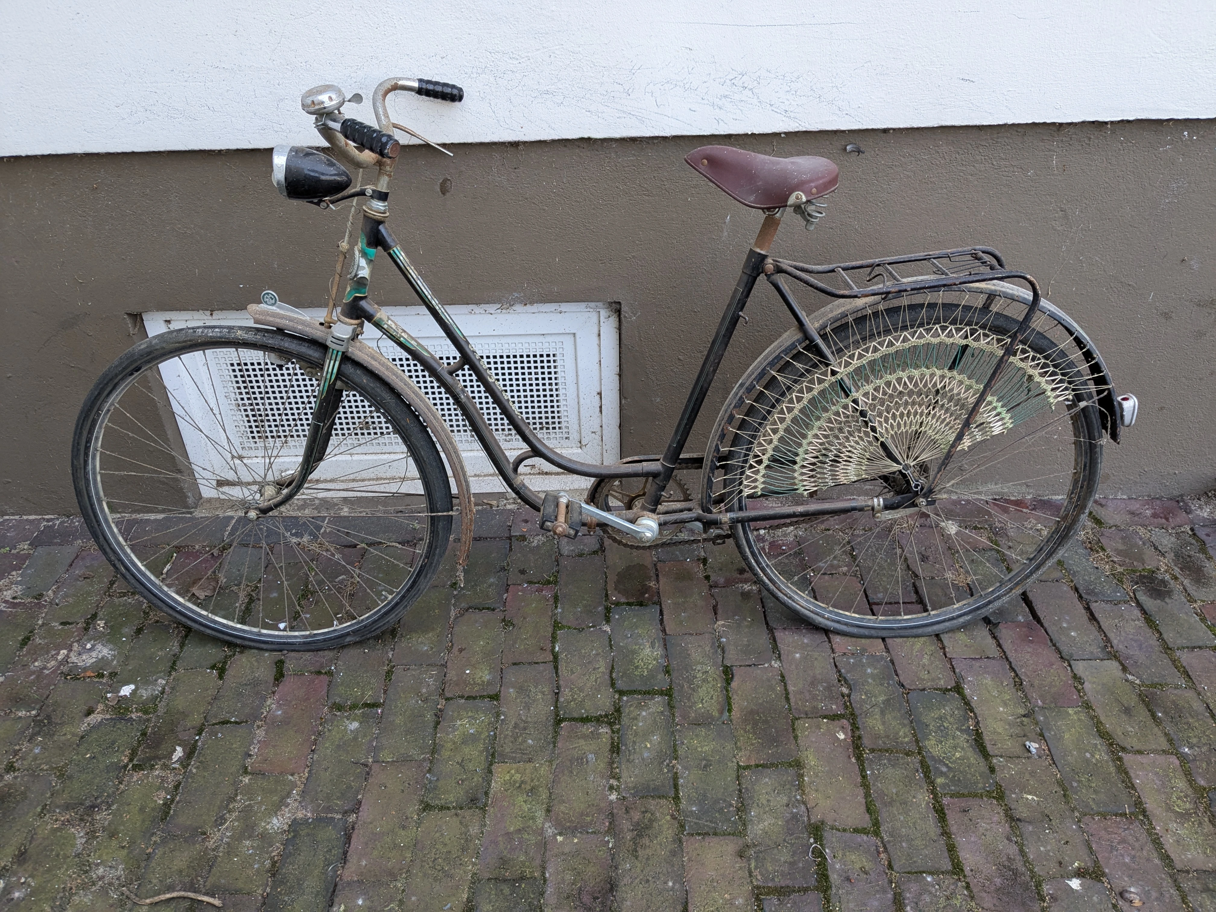 von links