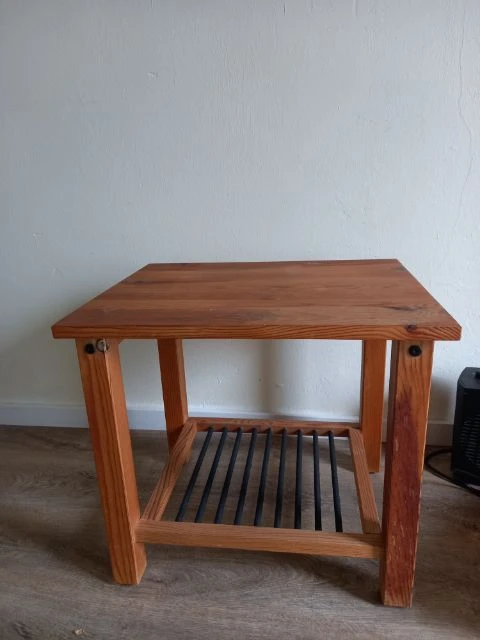 Tischchen 15 Euro
