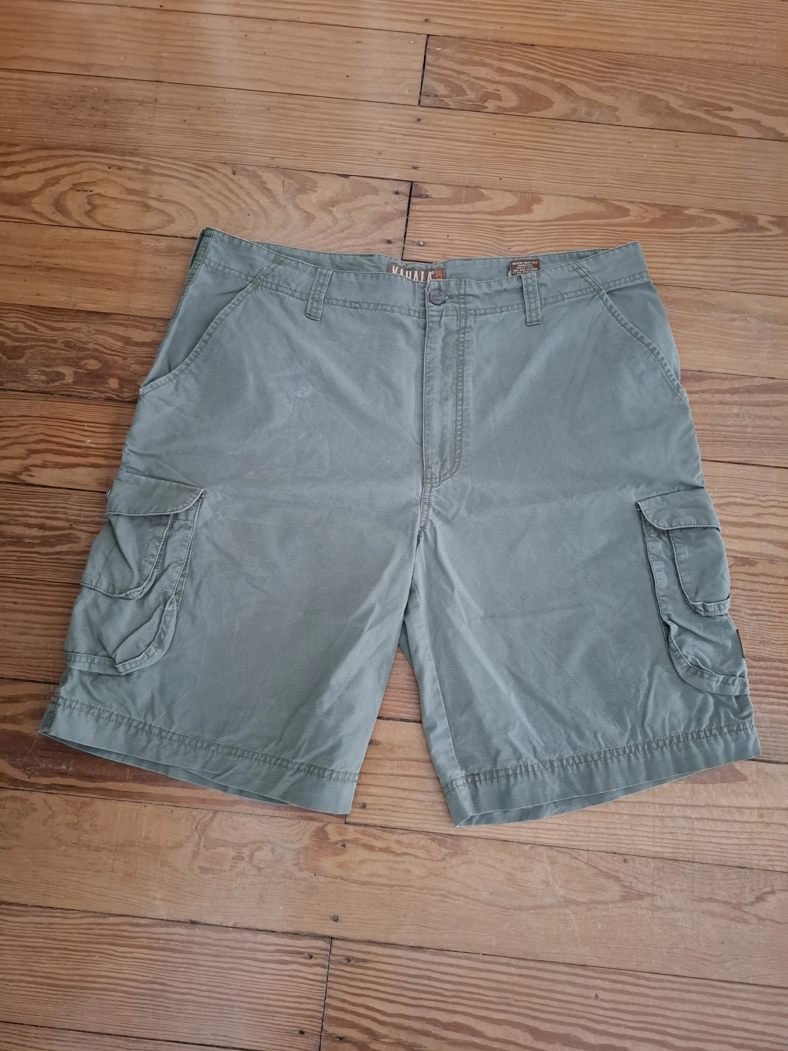 Kahala 38 x 32