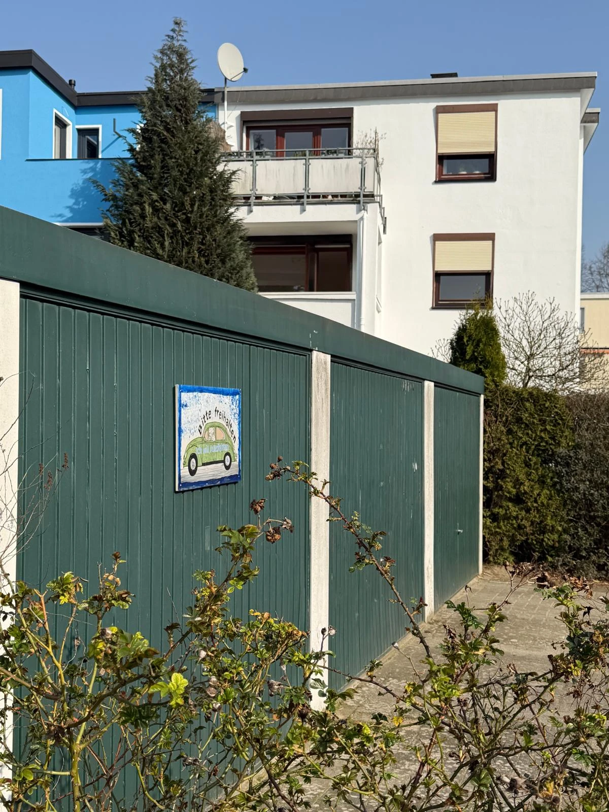 3 Garagen inkl. Stellplatz davor optional zusätzlich zu verkaufen