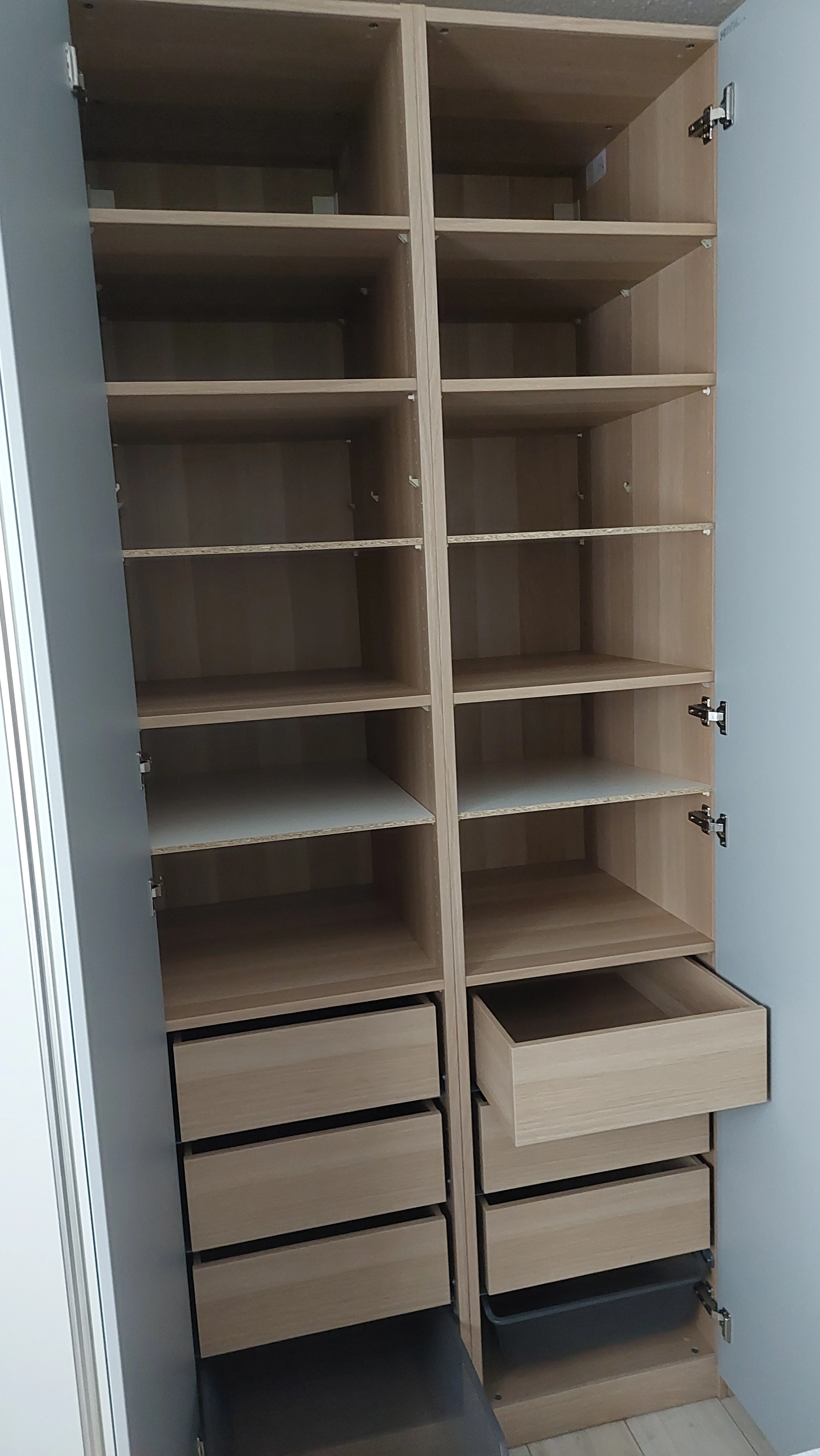 Innenleben Spiegelschrank