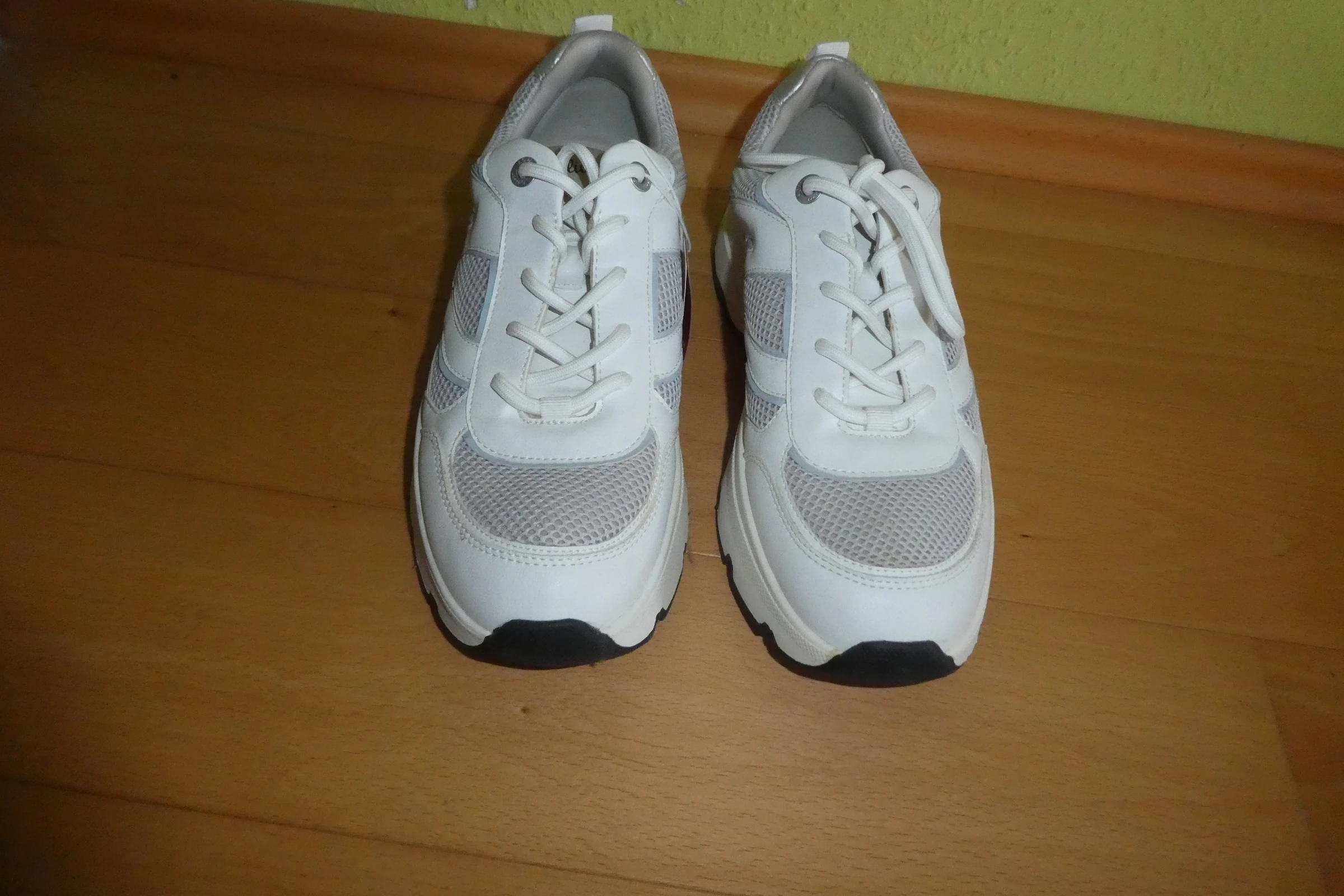 Sneaker