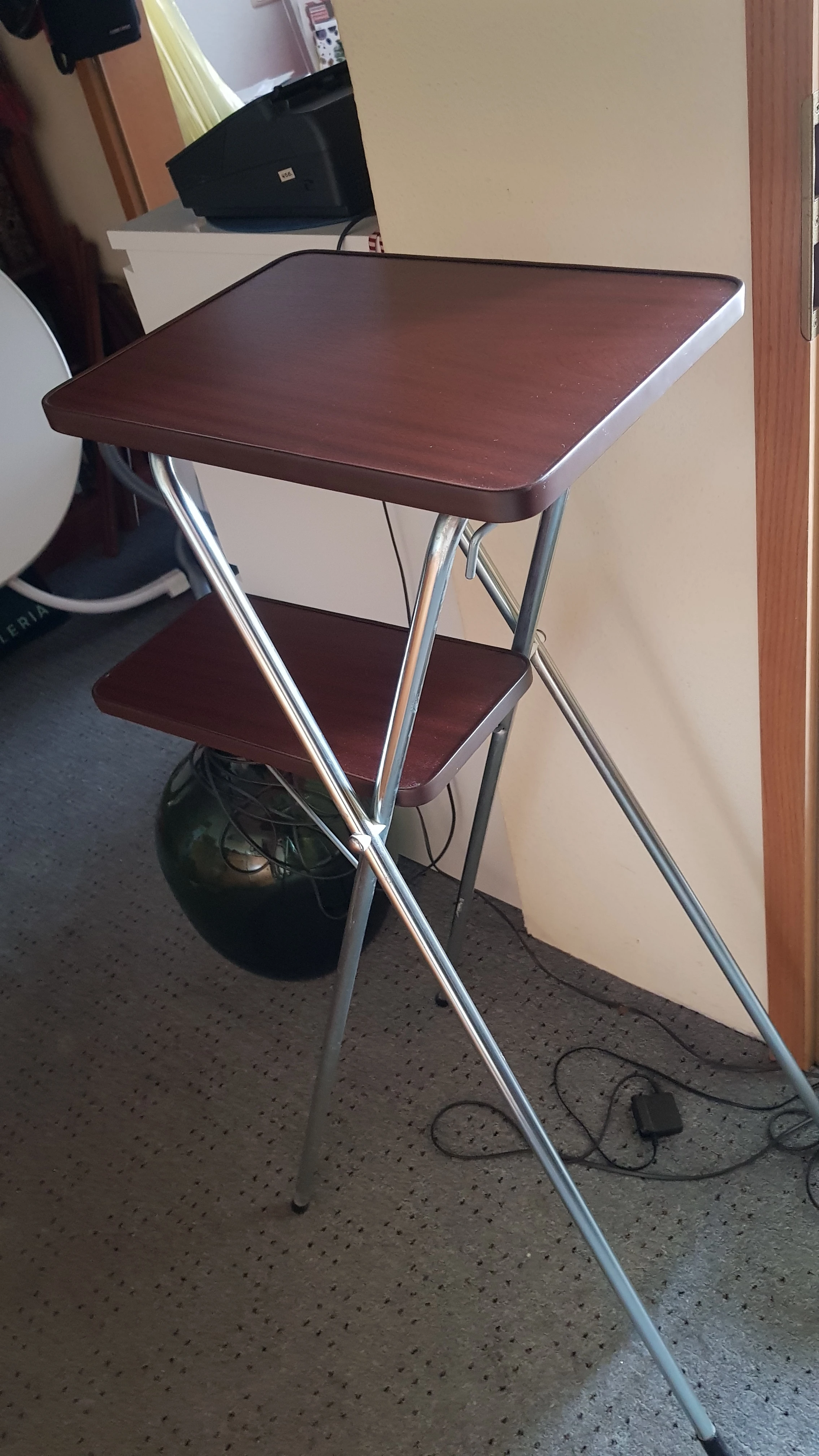 Klappbarer Diaprojektor Tisch/oder Beamer