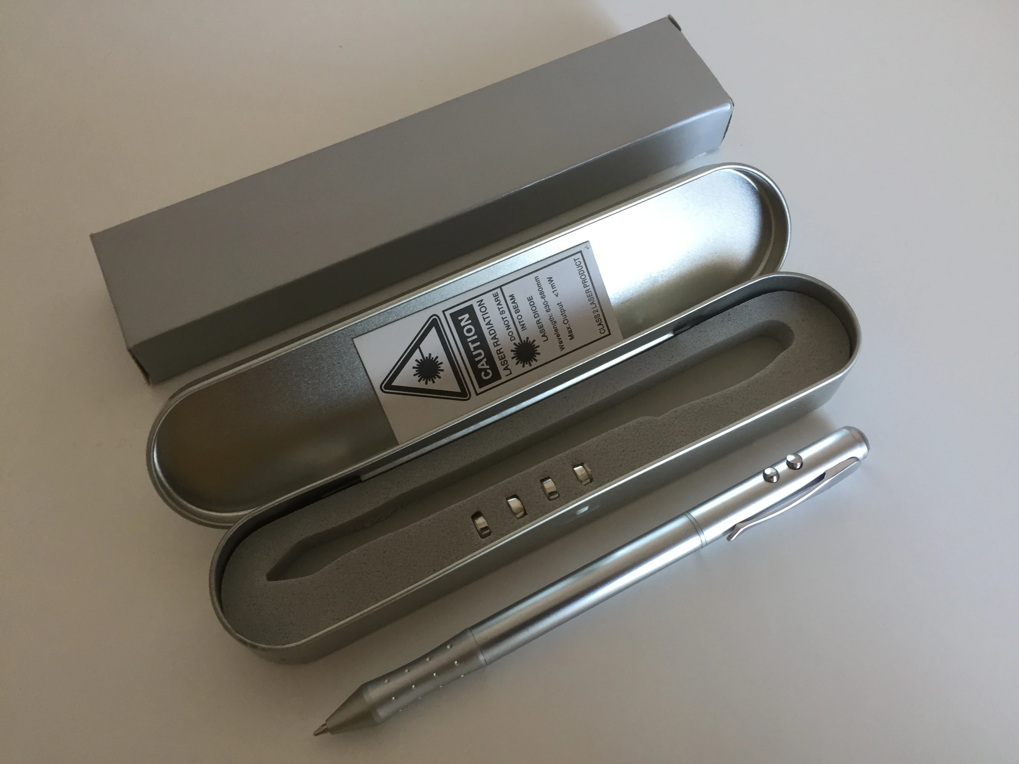 Hochwertiger 4-in-1 Stift mit Laserpointer 