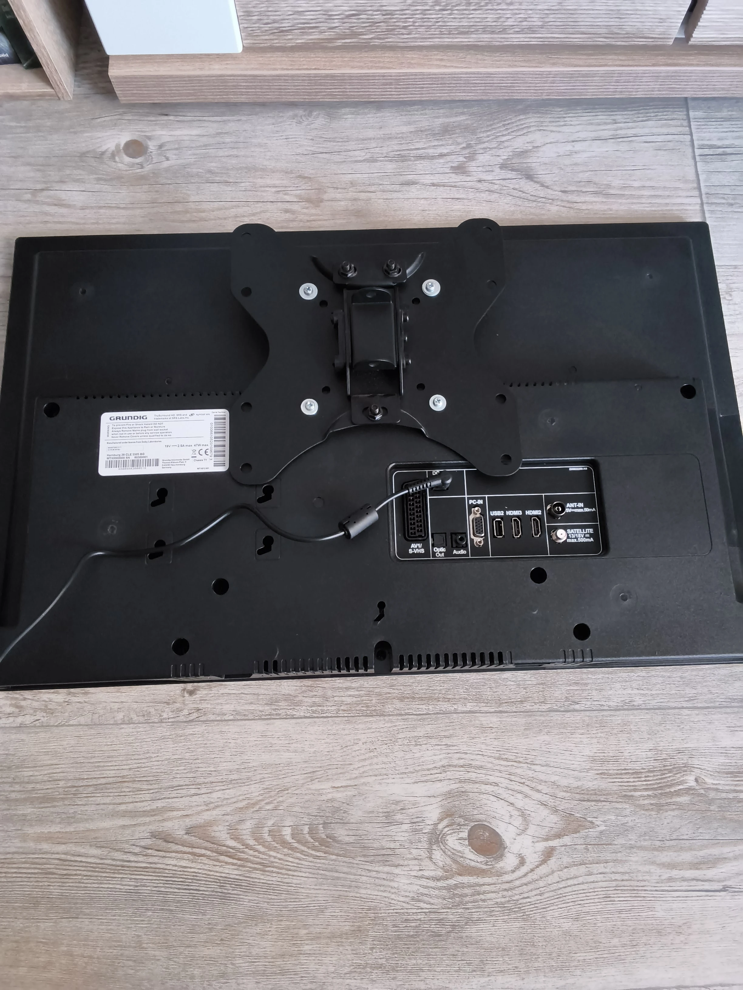 TV hinten