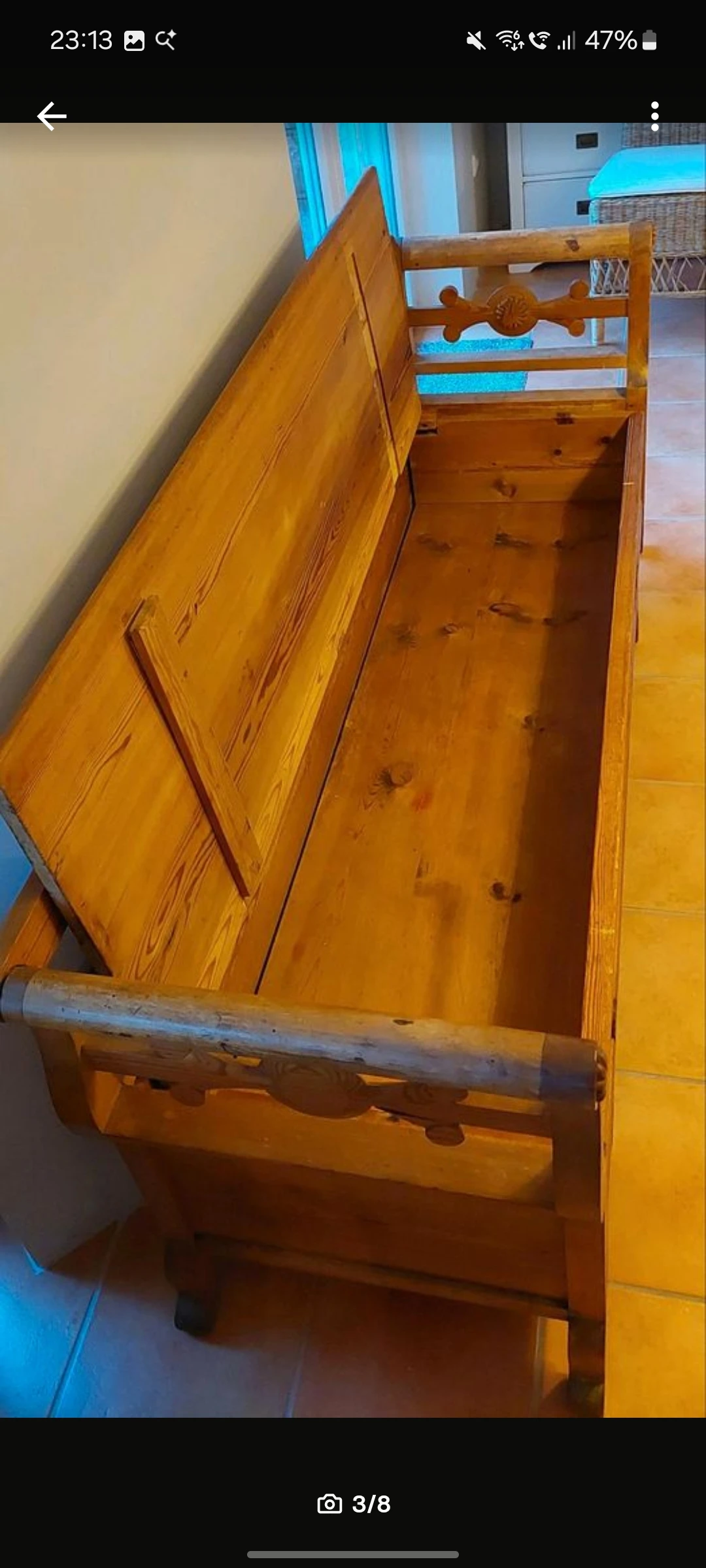 Sitzfläche lässt sich öffnen