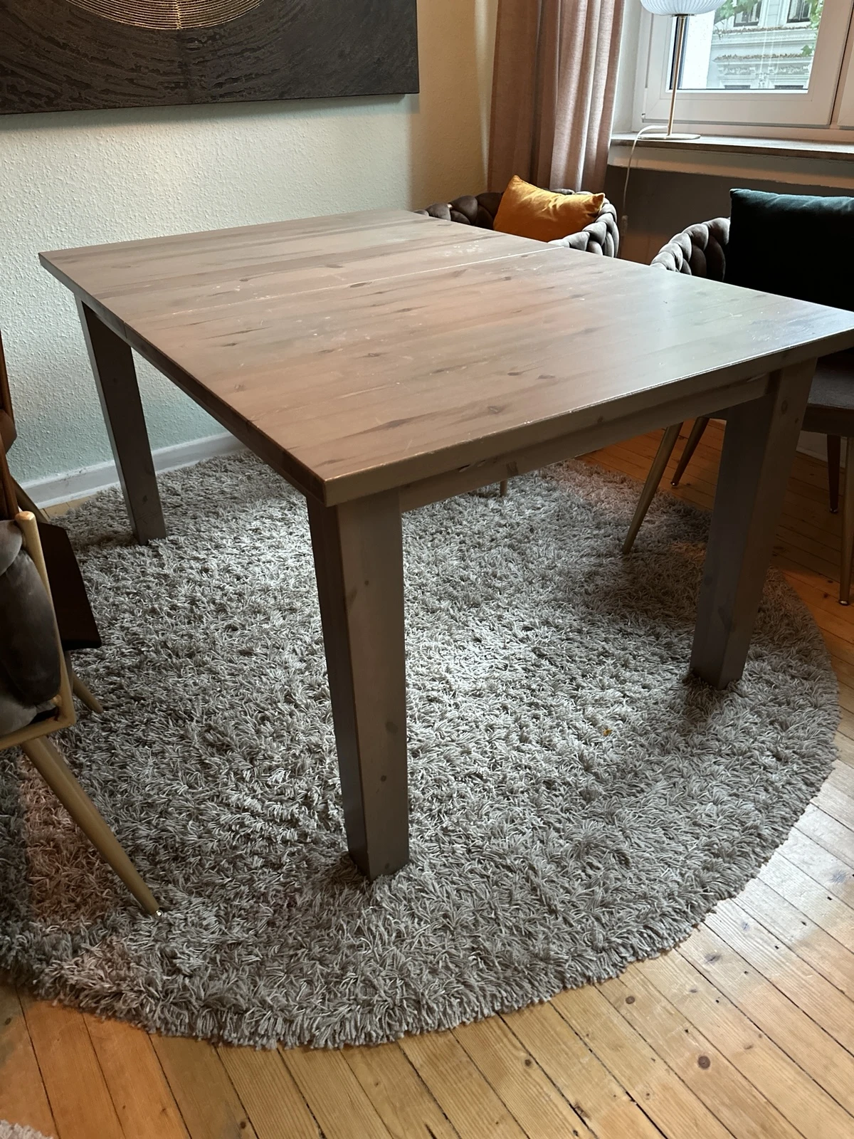 Guter bis sehr guter Zustand, leichte Gebrauchsspuren 