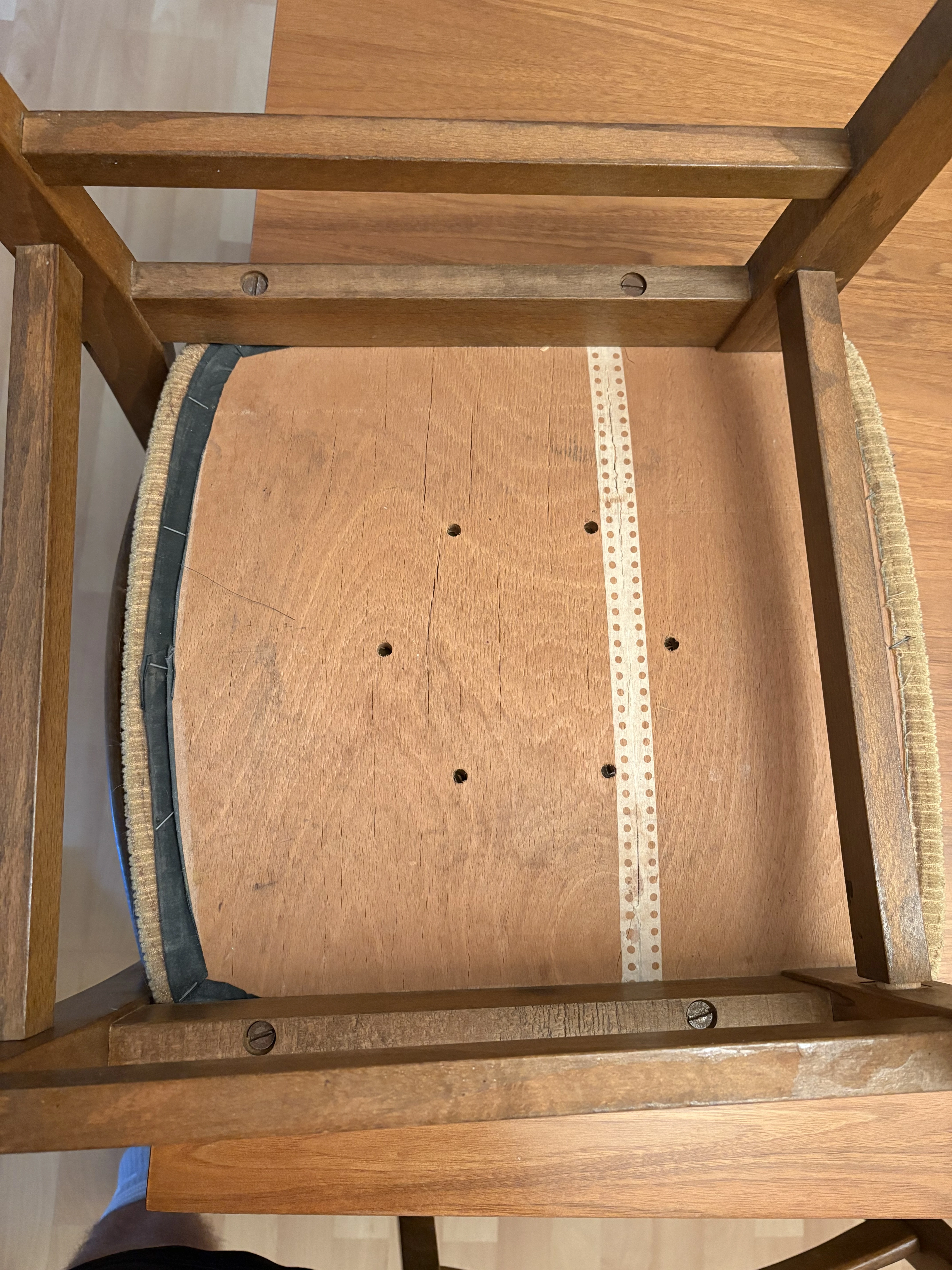 Stuhl von unten