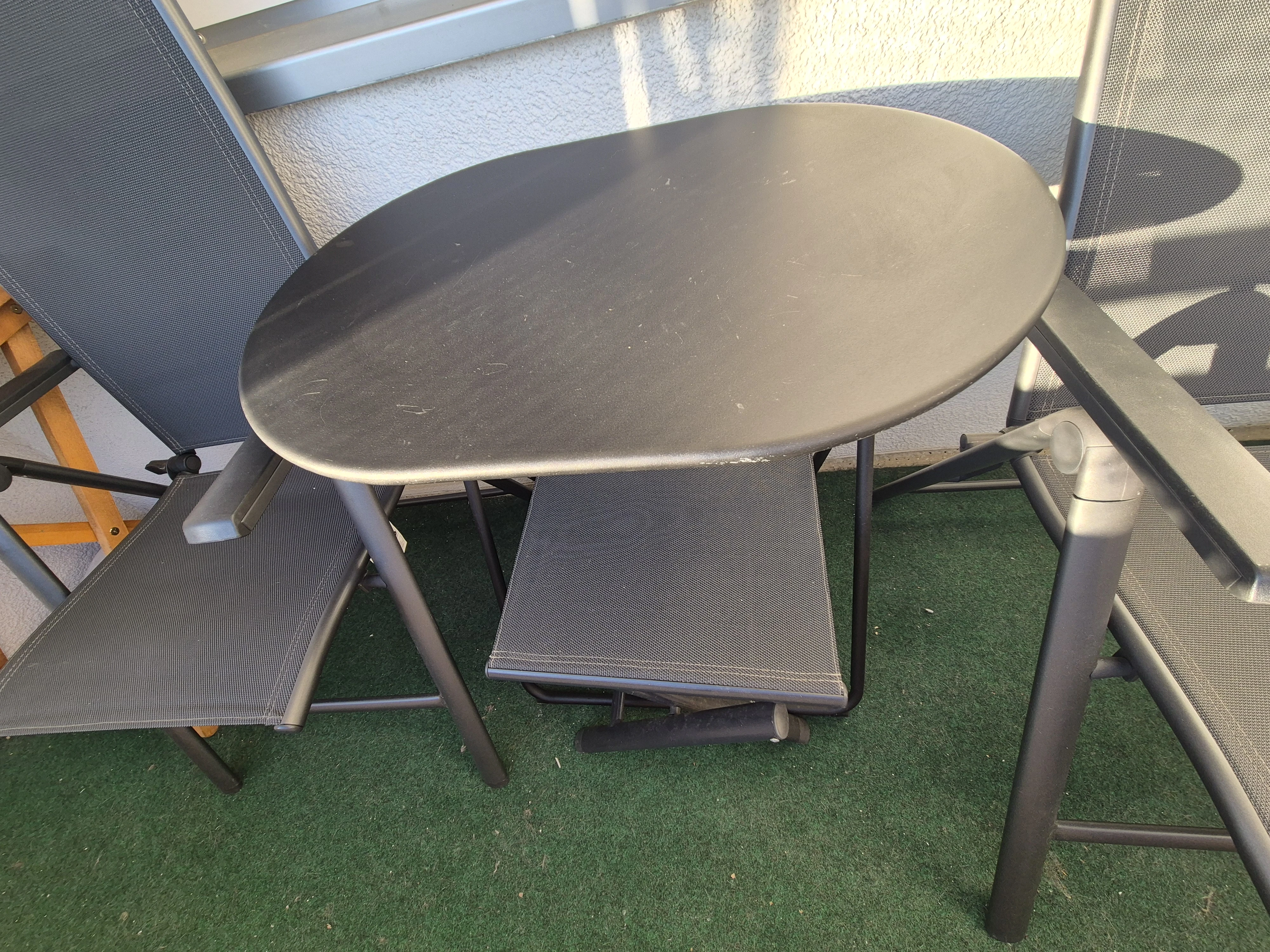 Tisch/ Hocker 