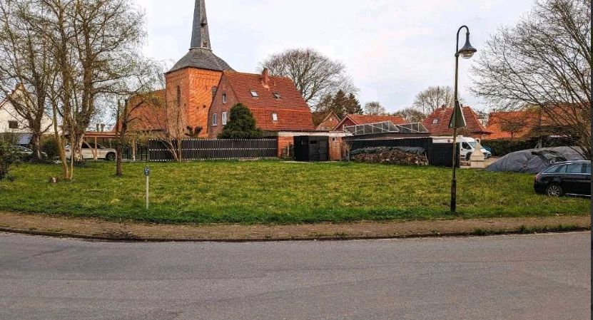 Die Kirche ist nicht weit entfernt