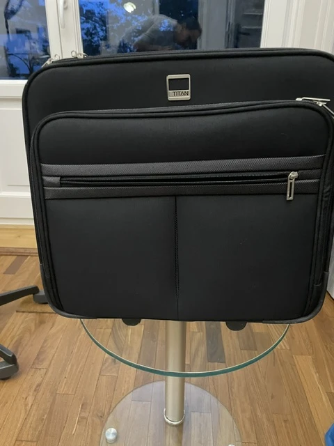kleiner Rollkoffer von Titan