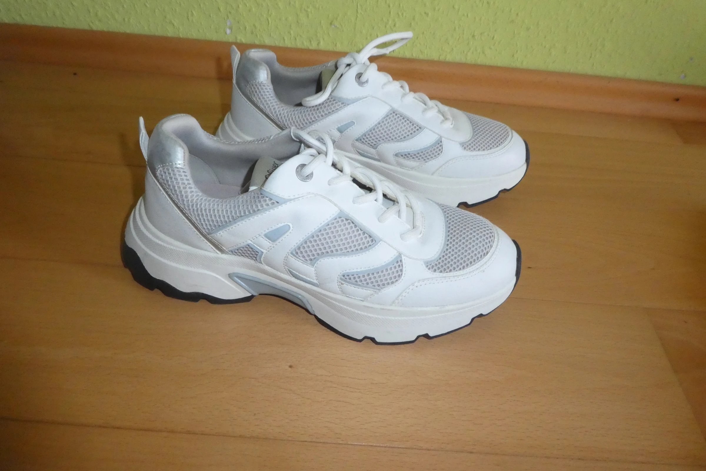Sneaker