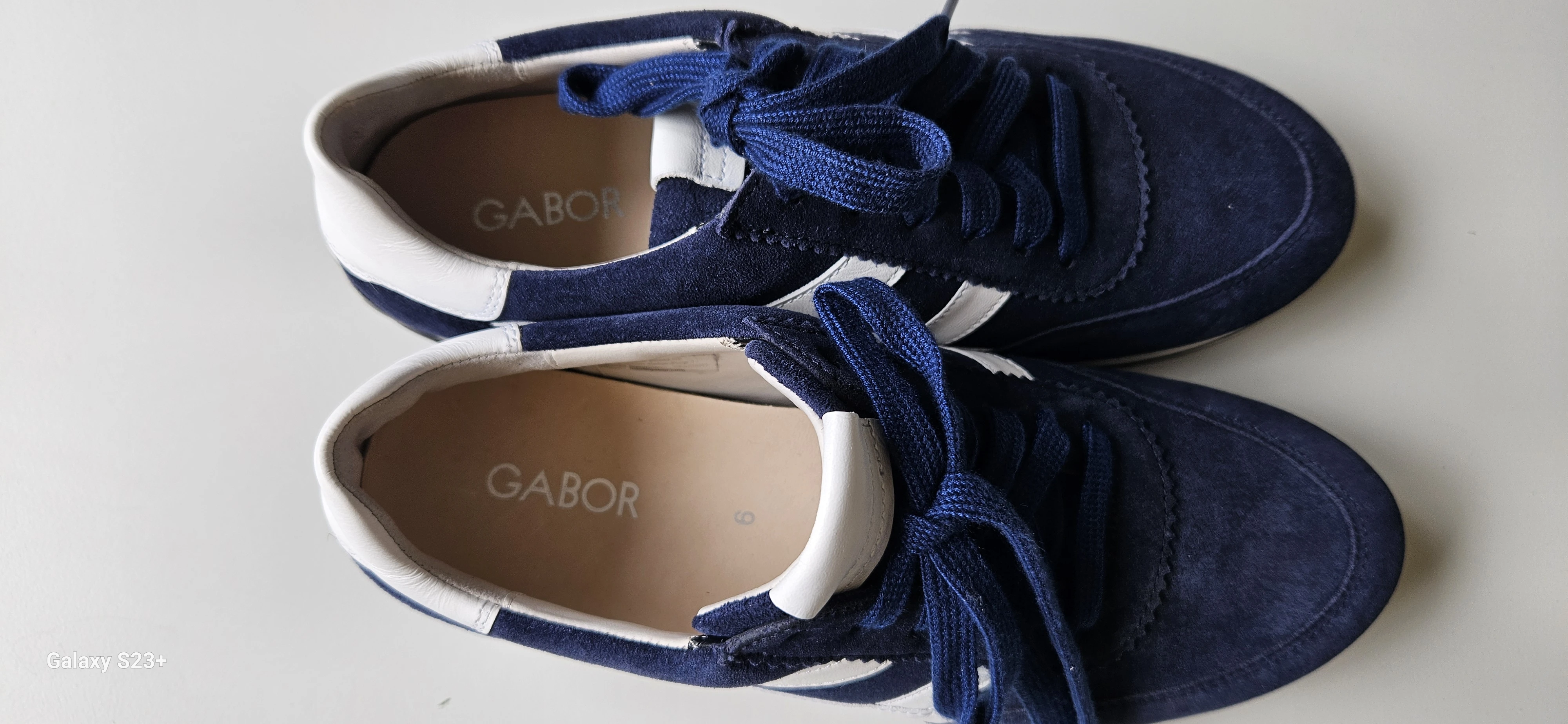 Schuhe von oben
