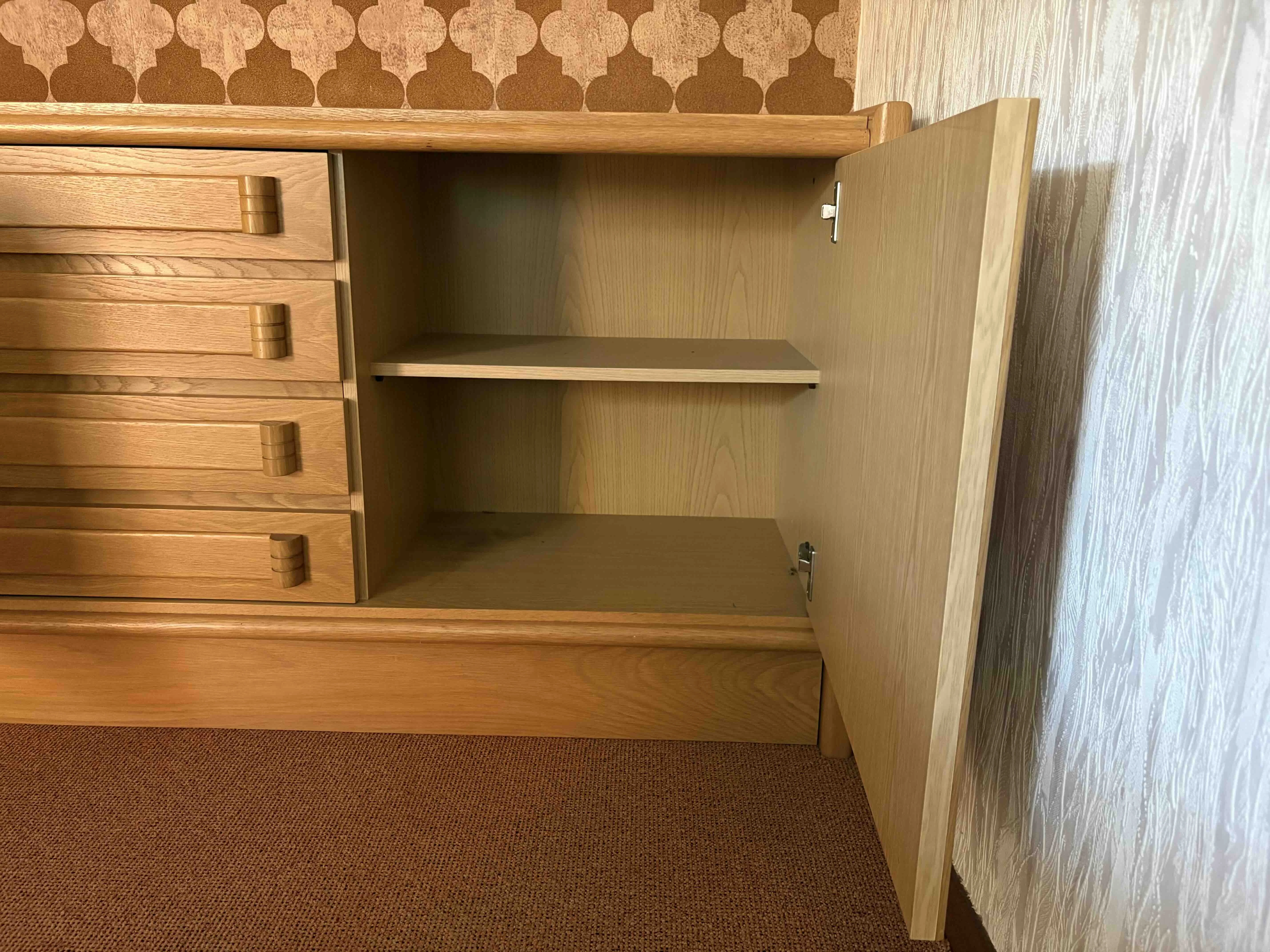 Sideboard / Anrichte
