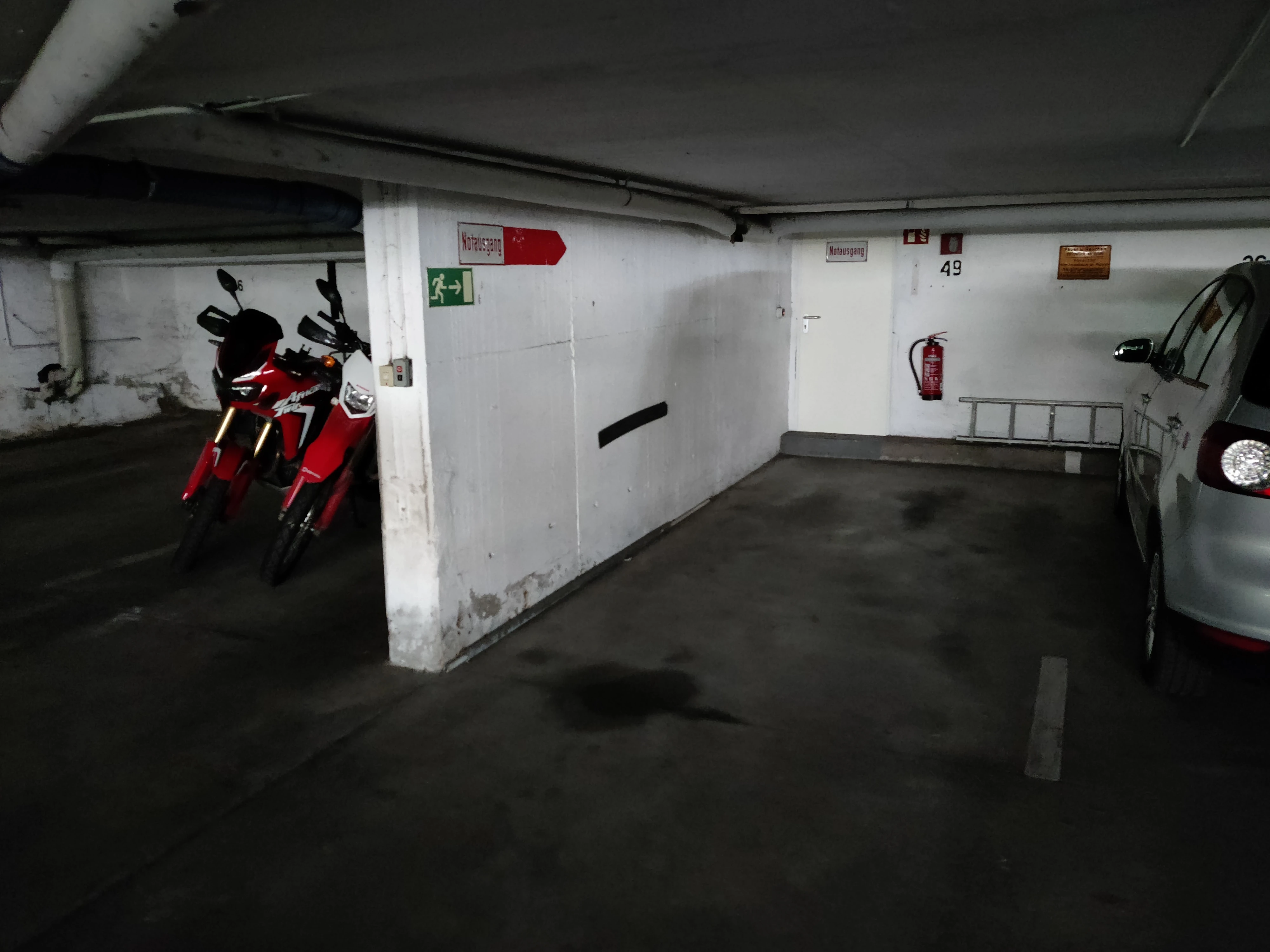 Tiefgaragenstellplatz