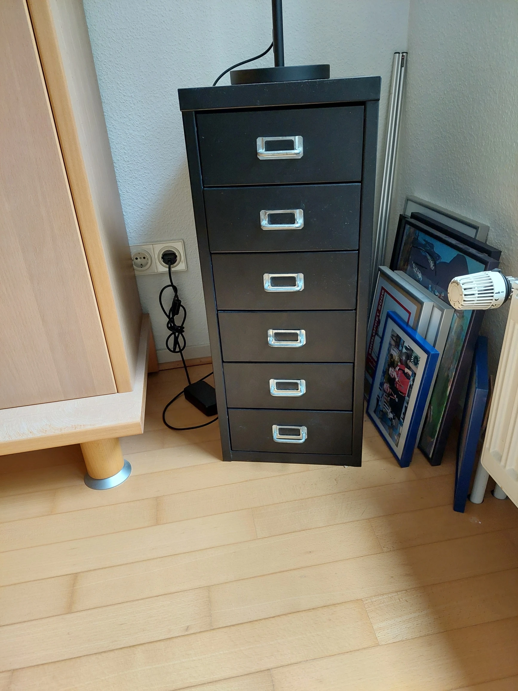Schreibtisch-Container aus Metall schwarz