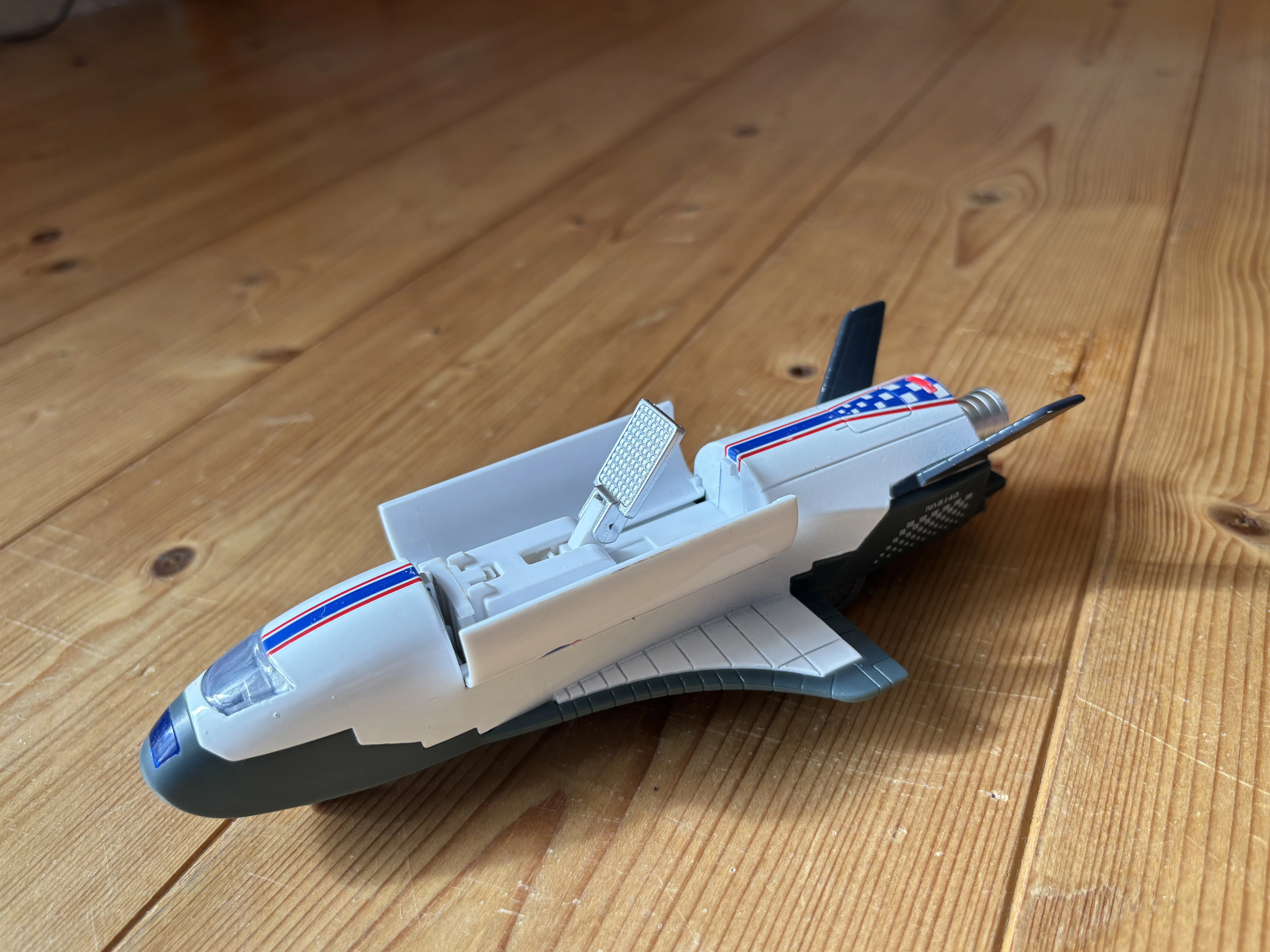 Rakete mit Geräuschen