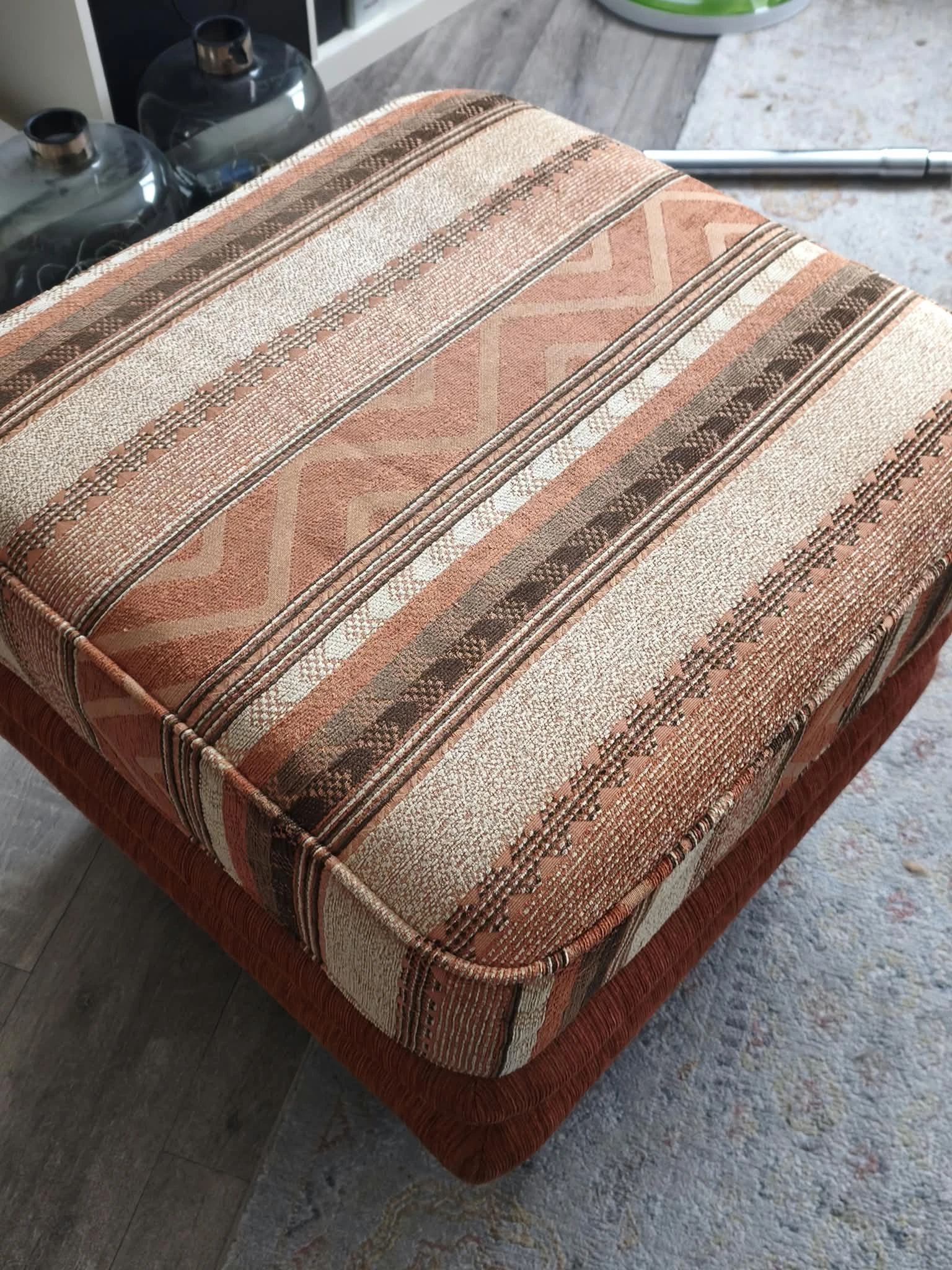 Sehr gut erhaltenen Hocker 