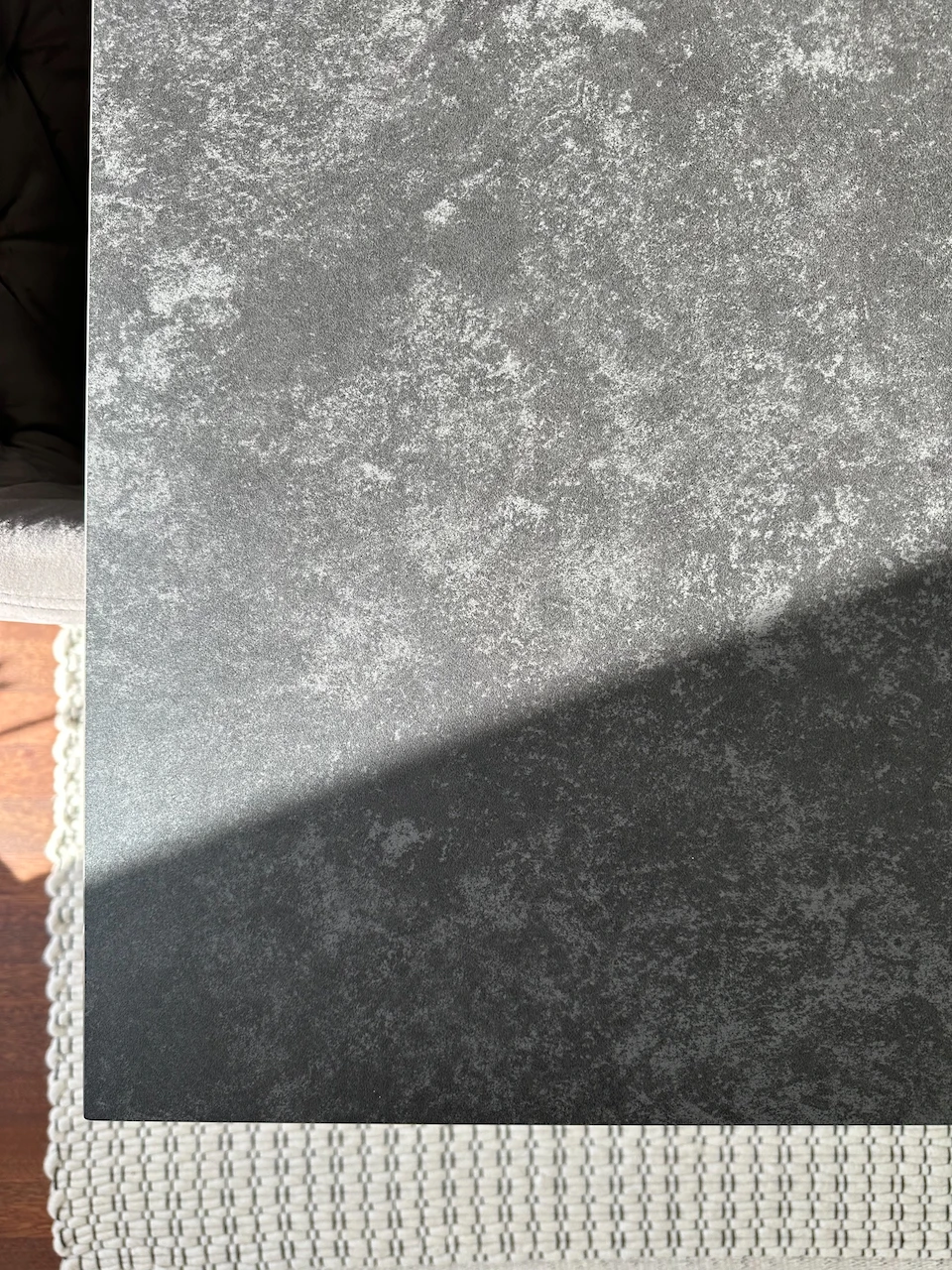 Ansicht Tischplatte (Licht und Schatten)
