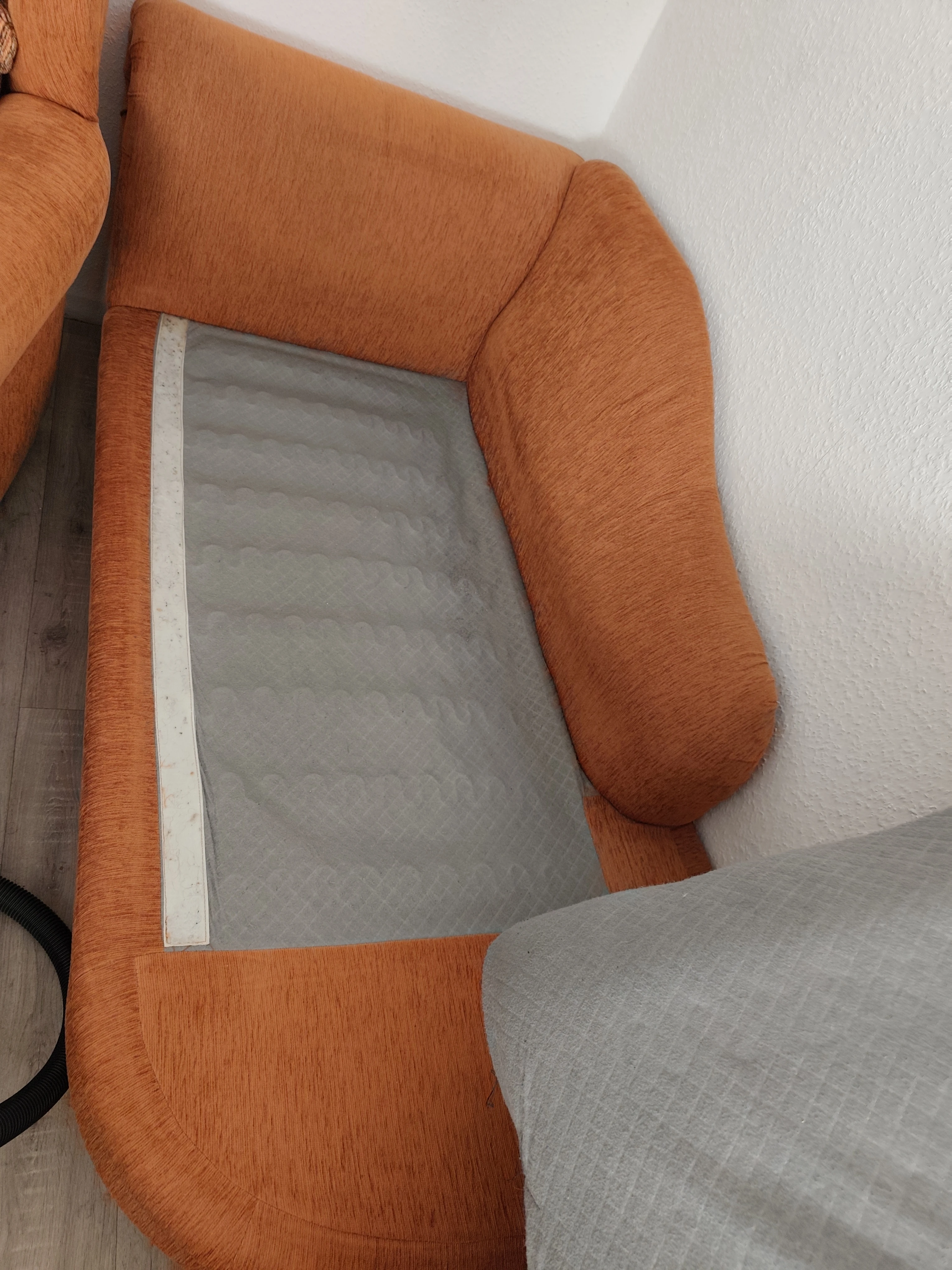 Sehr gut erhaltenes Chaiselongue