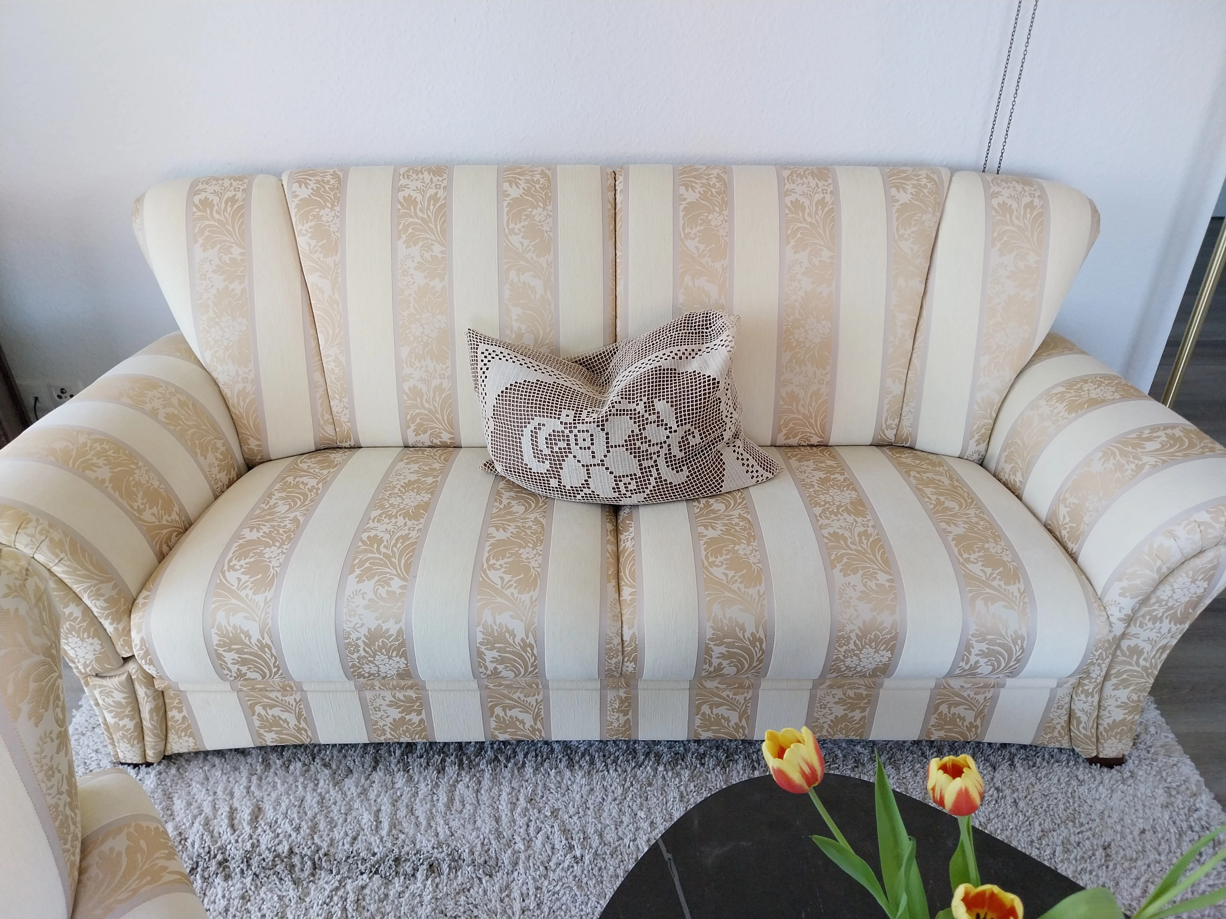 FROMMHOLZ - Sofa, Sessel u. Hocker