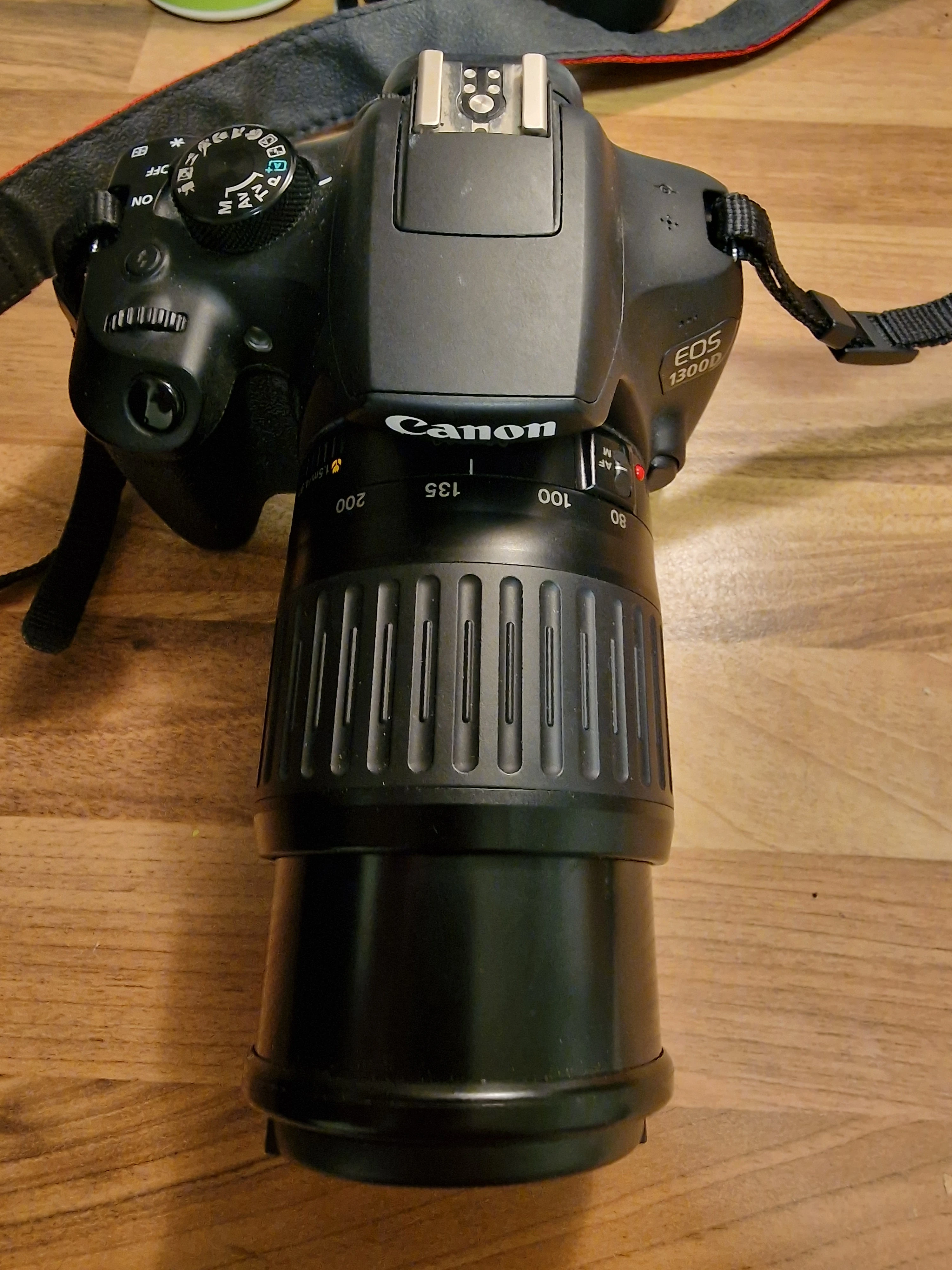 Canon 1300d 