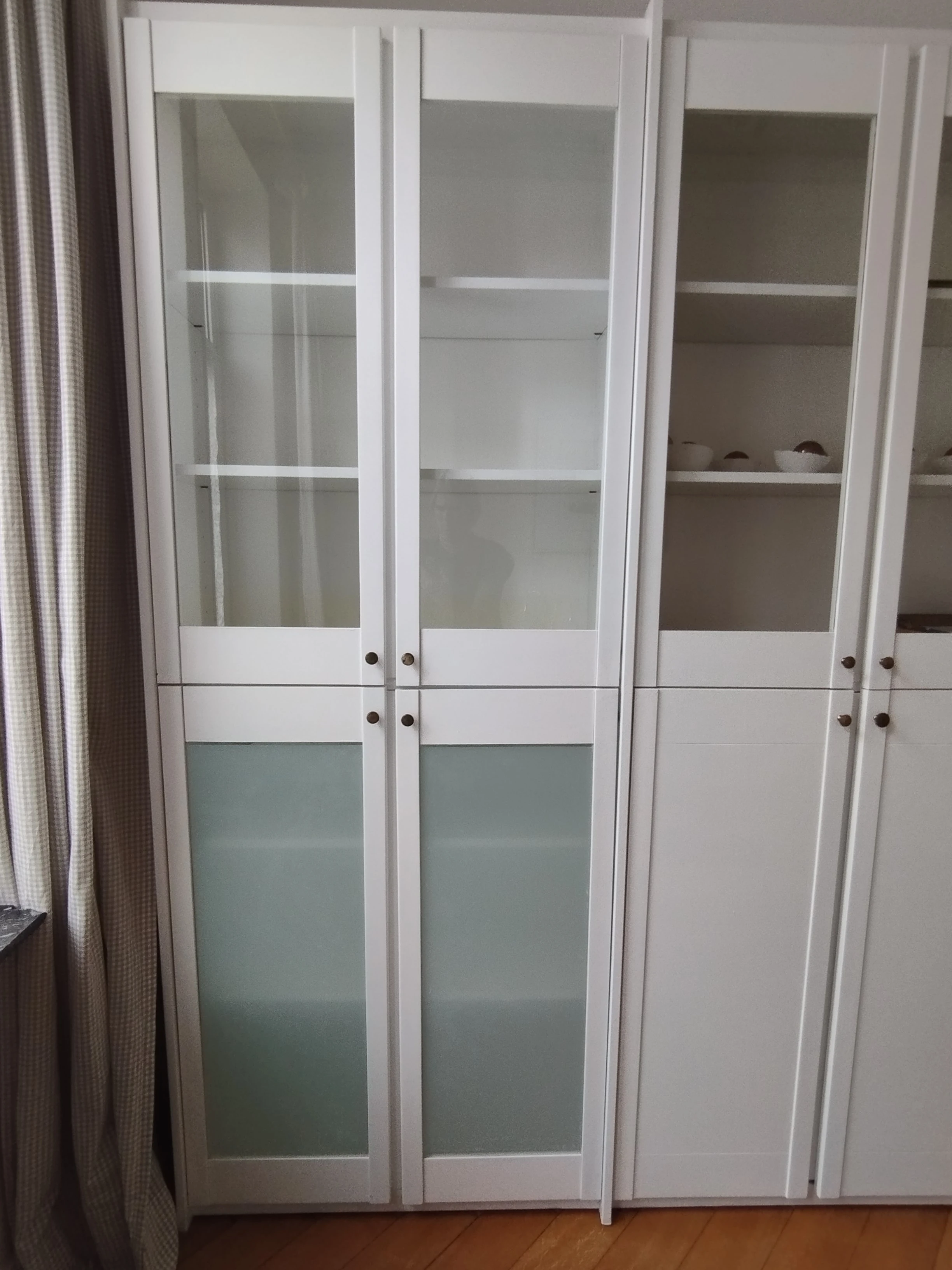 Vitrinenschrank5