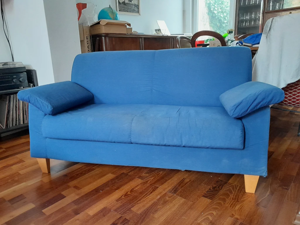 Ikea-Sofa zu verschenken