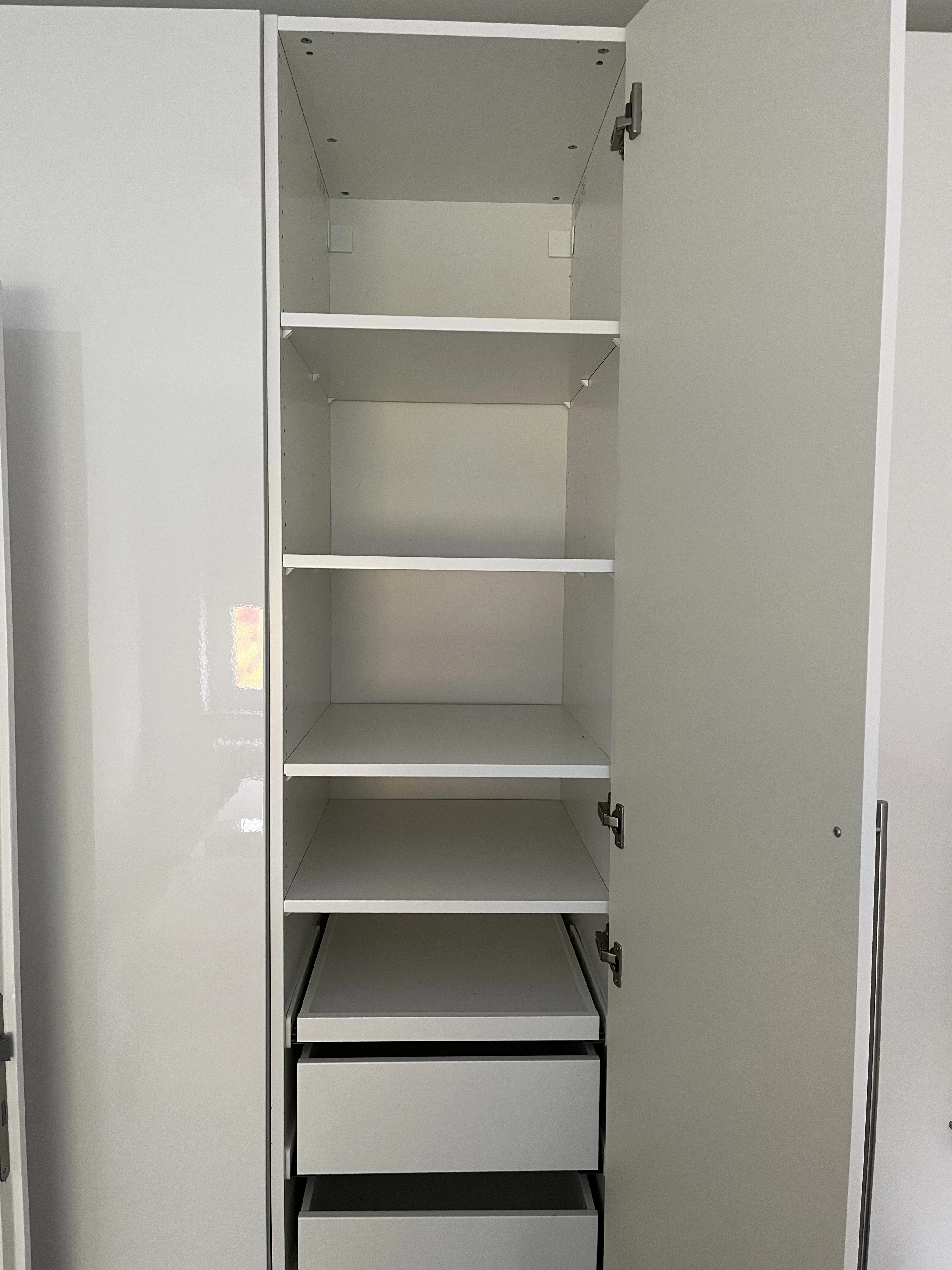 Kleiderschrank