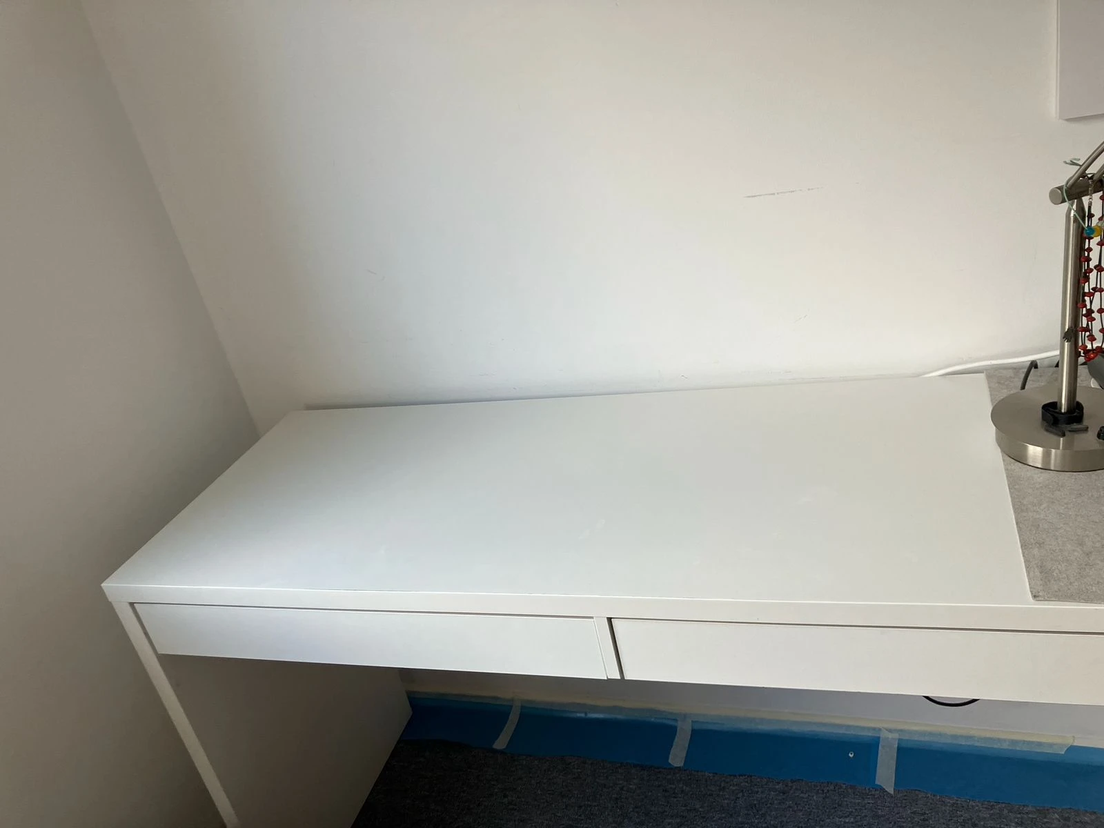 Schreibtisch