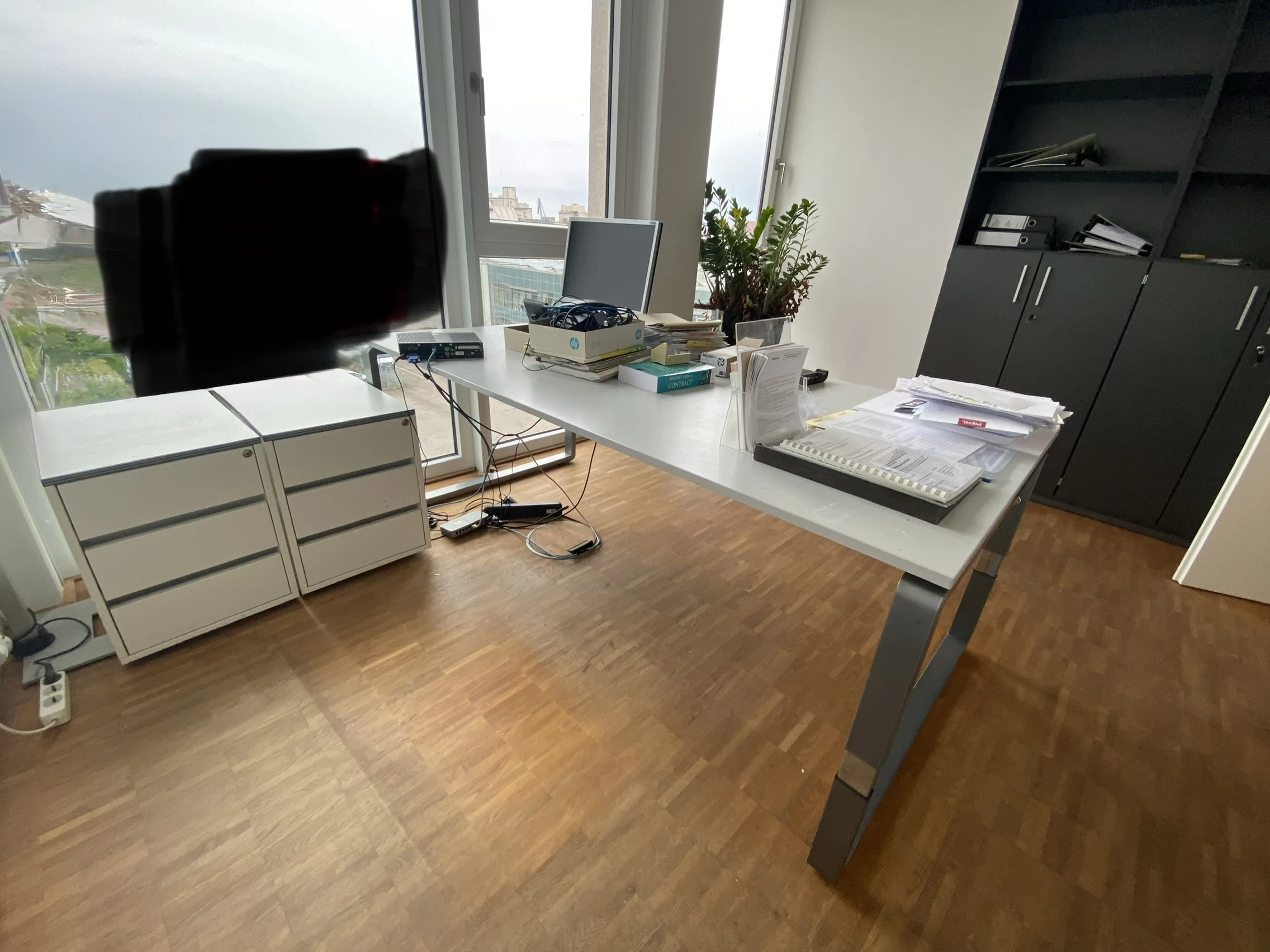 Schreibtisch Palmberg, grau 150€