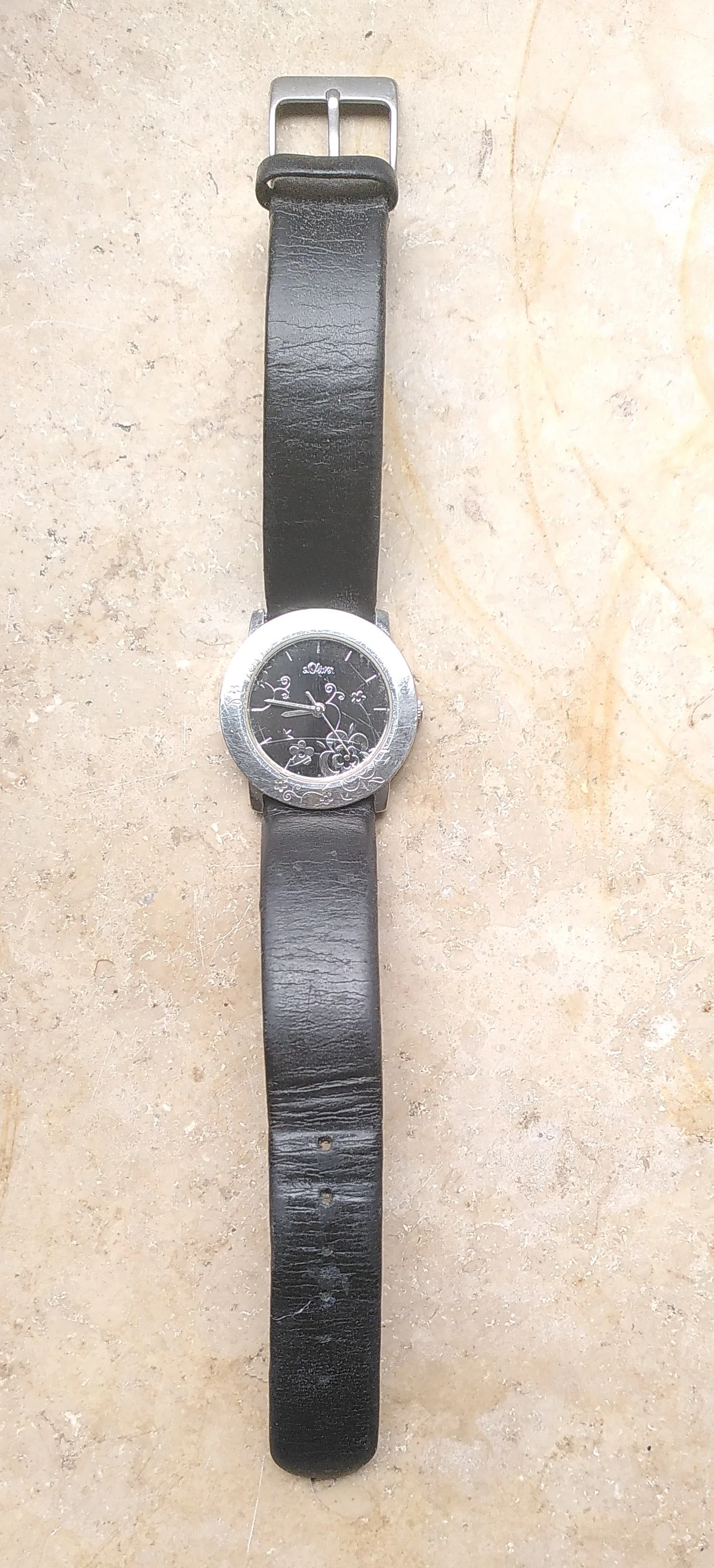 Uhr mit Armband