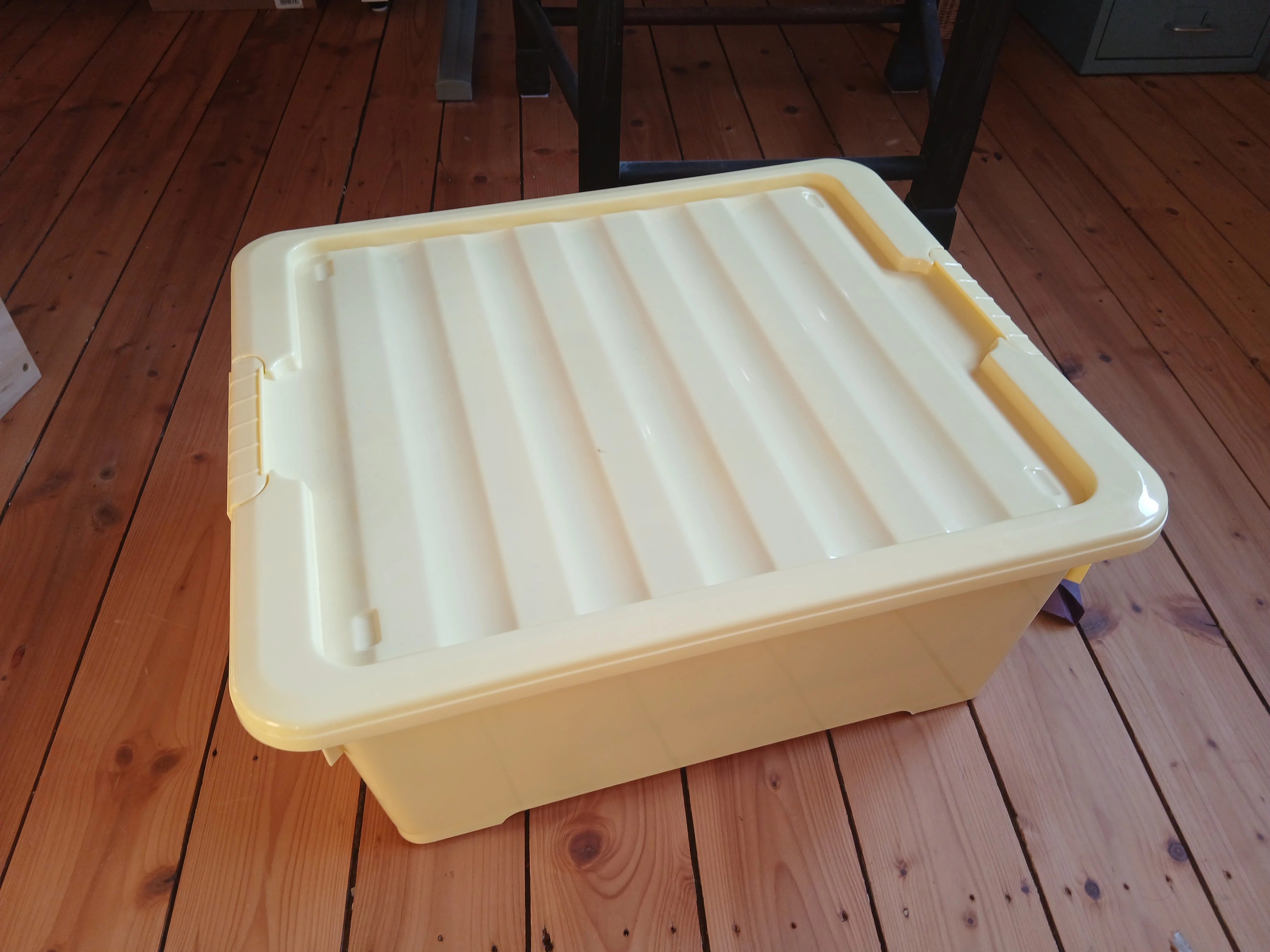Aufbewaheungsbox 1