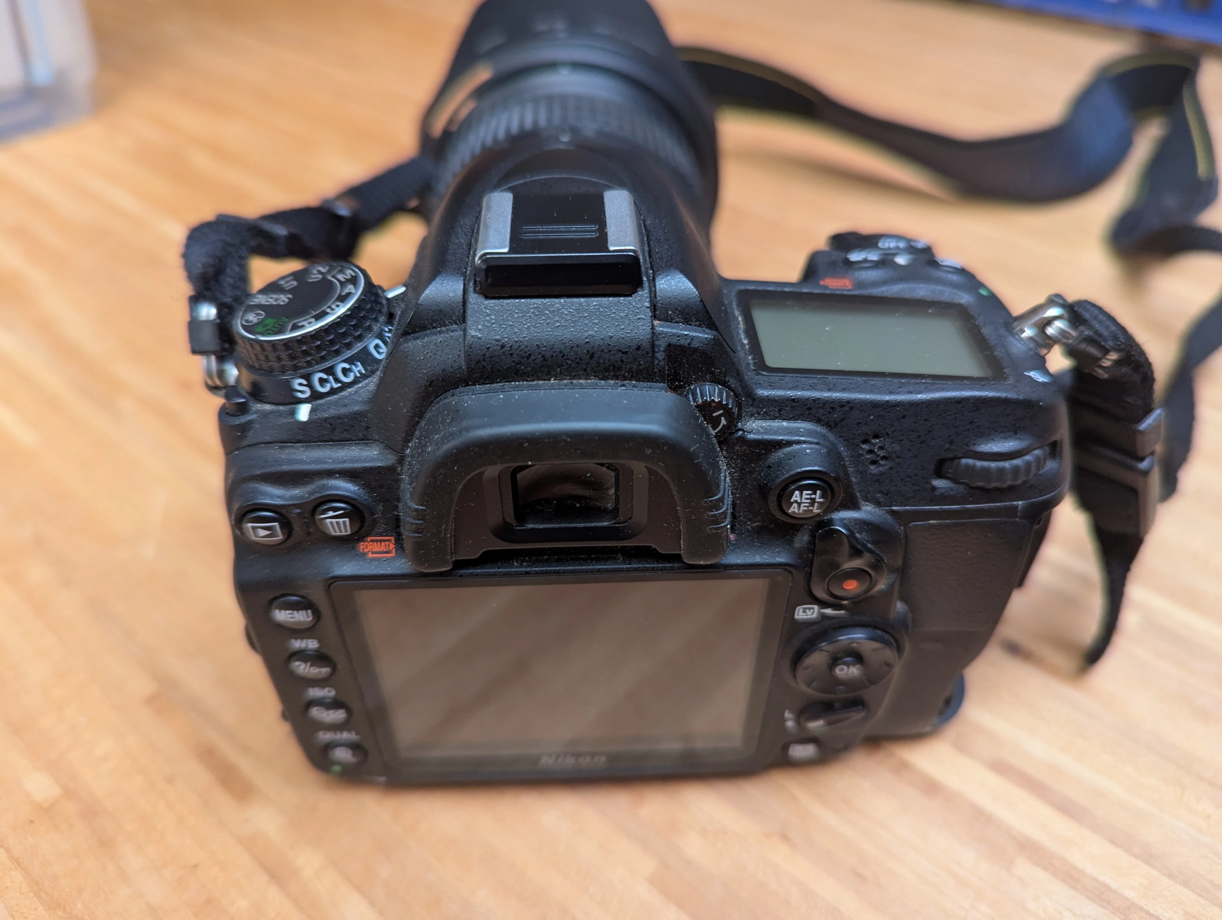 D 7000