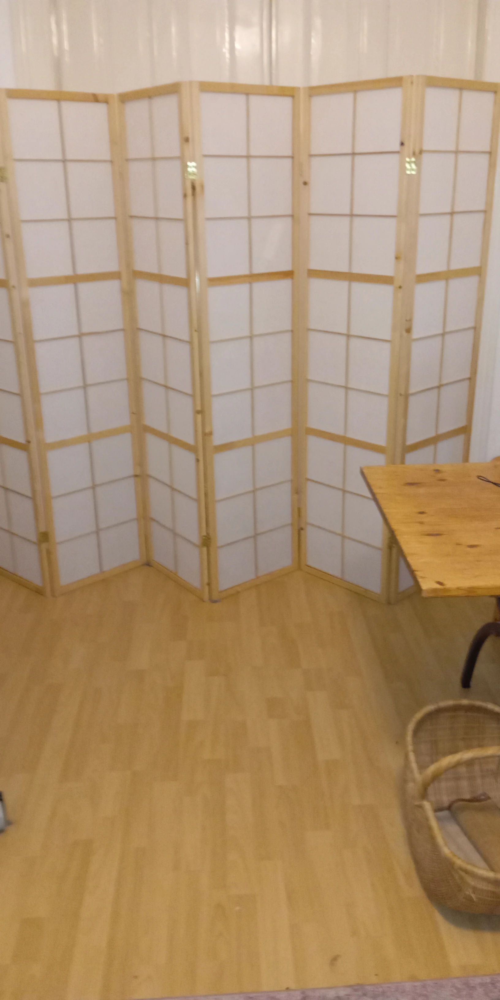 Holz und Papier, gut erhalten, für Selbstabholer.