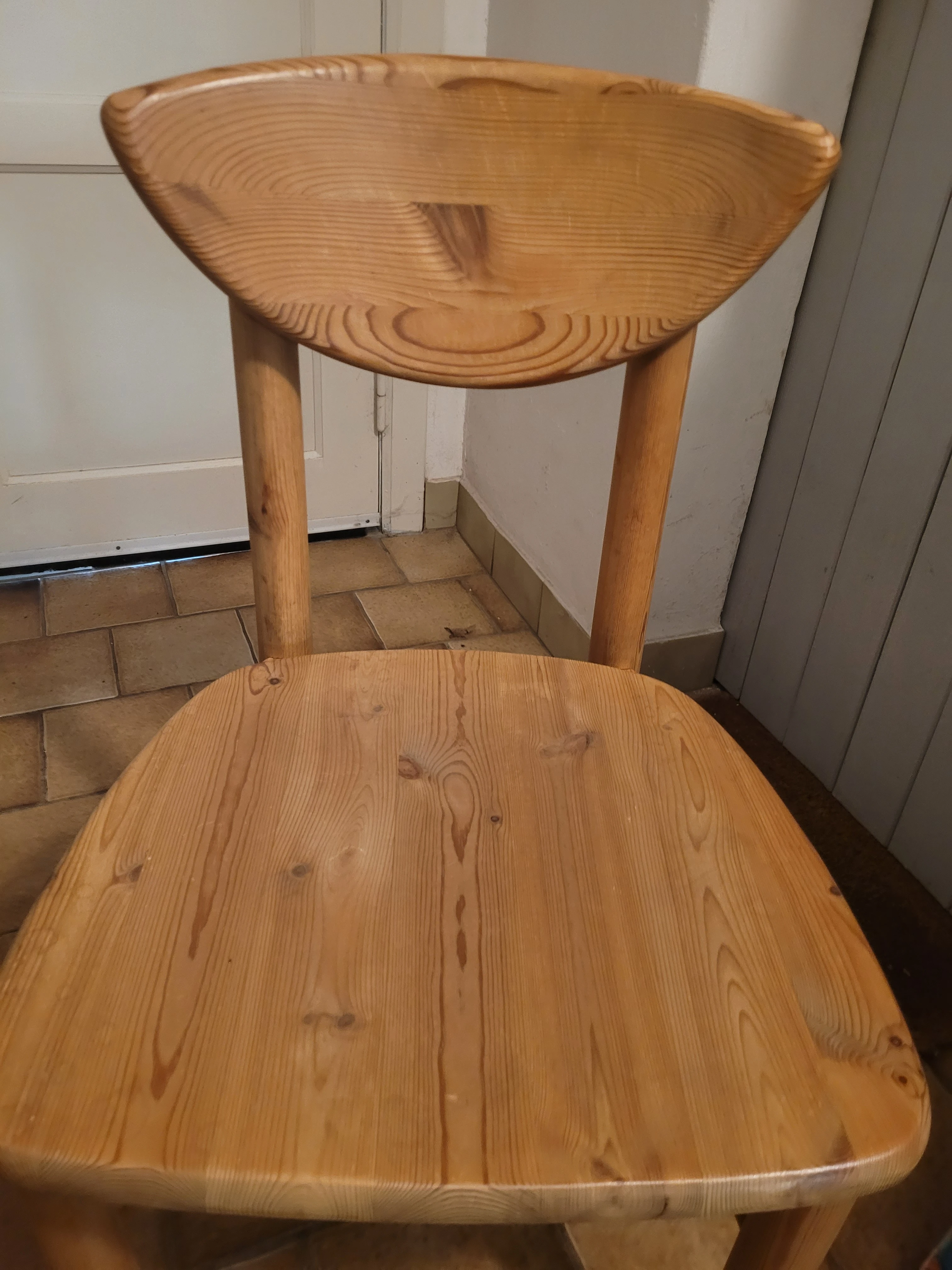 2 Holzstühle zusammen 15