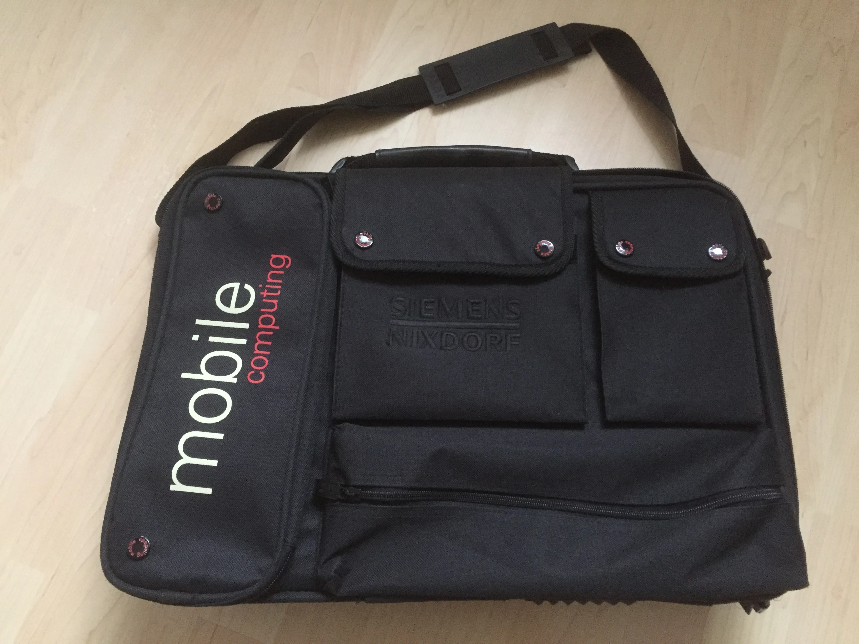   Hochwertige Siemens Nixdorf Laptop-Tasche Classic -neu- 