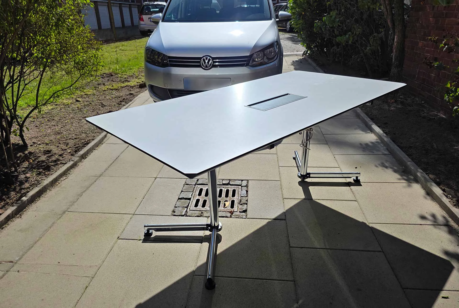 USM Haller Kitos Schreibtisch / Konferenztisch, weiß, 180 × 90 cm
