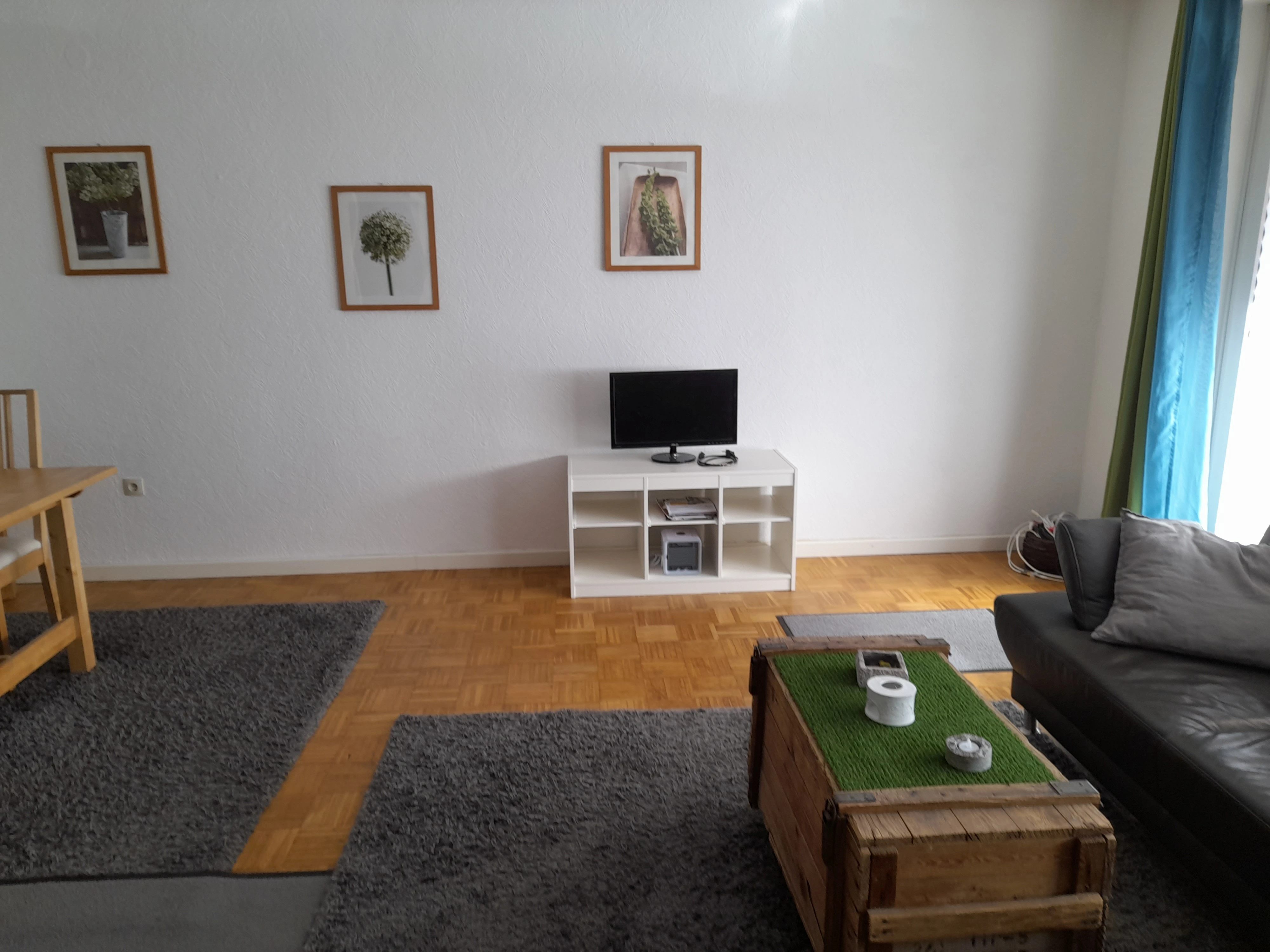 Weißes Regal