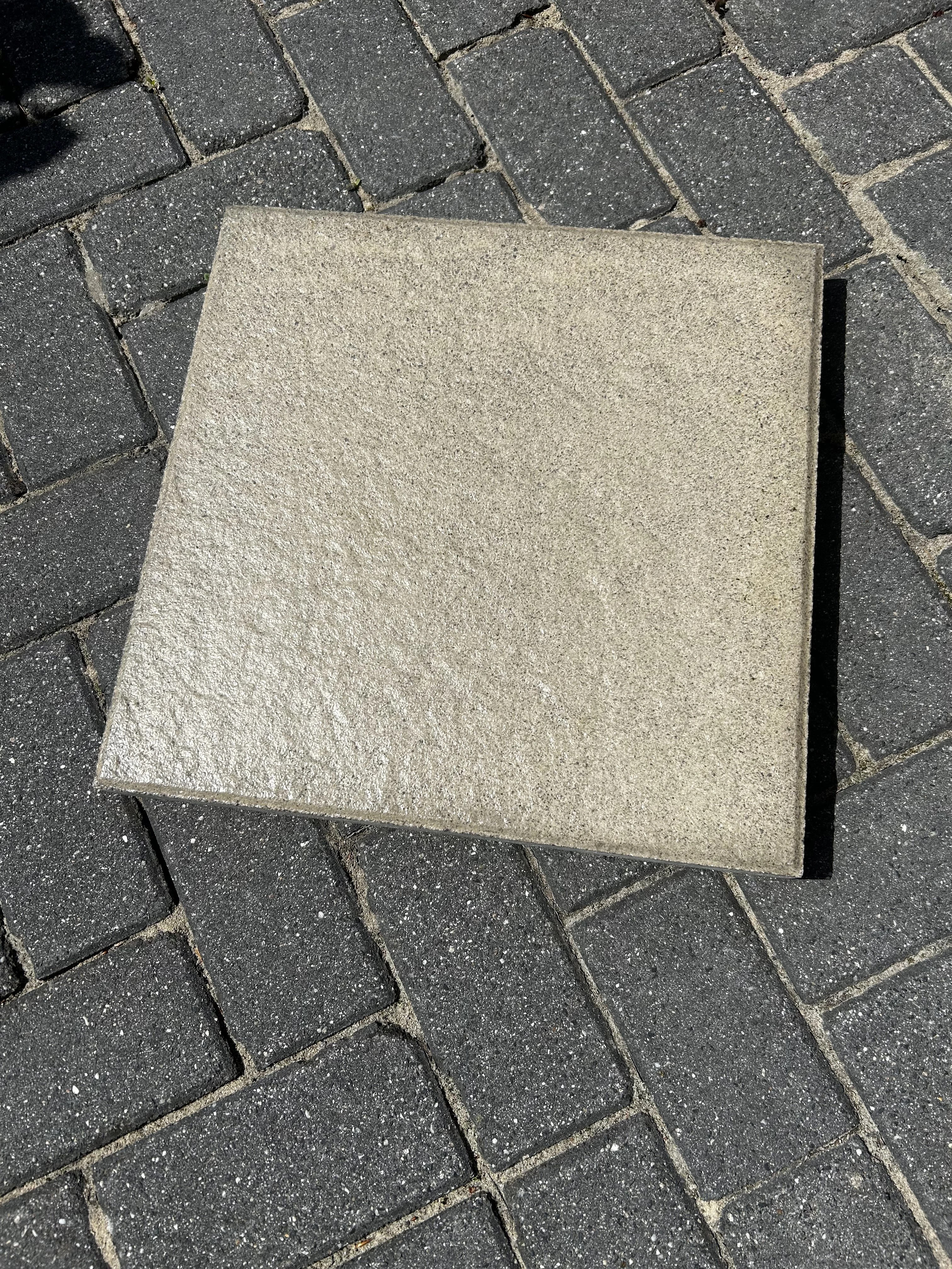 Terrassenplatten grau weiß 40x40