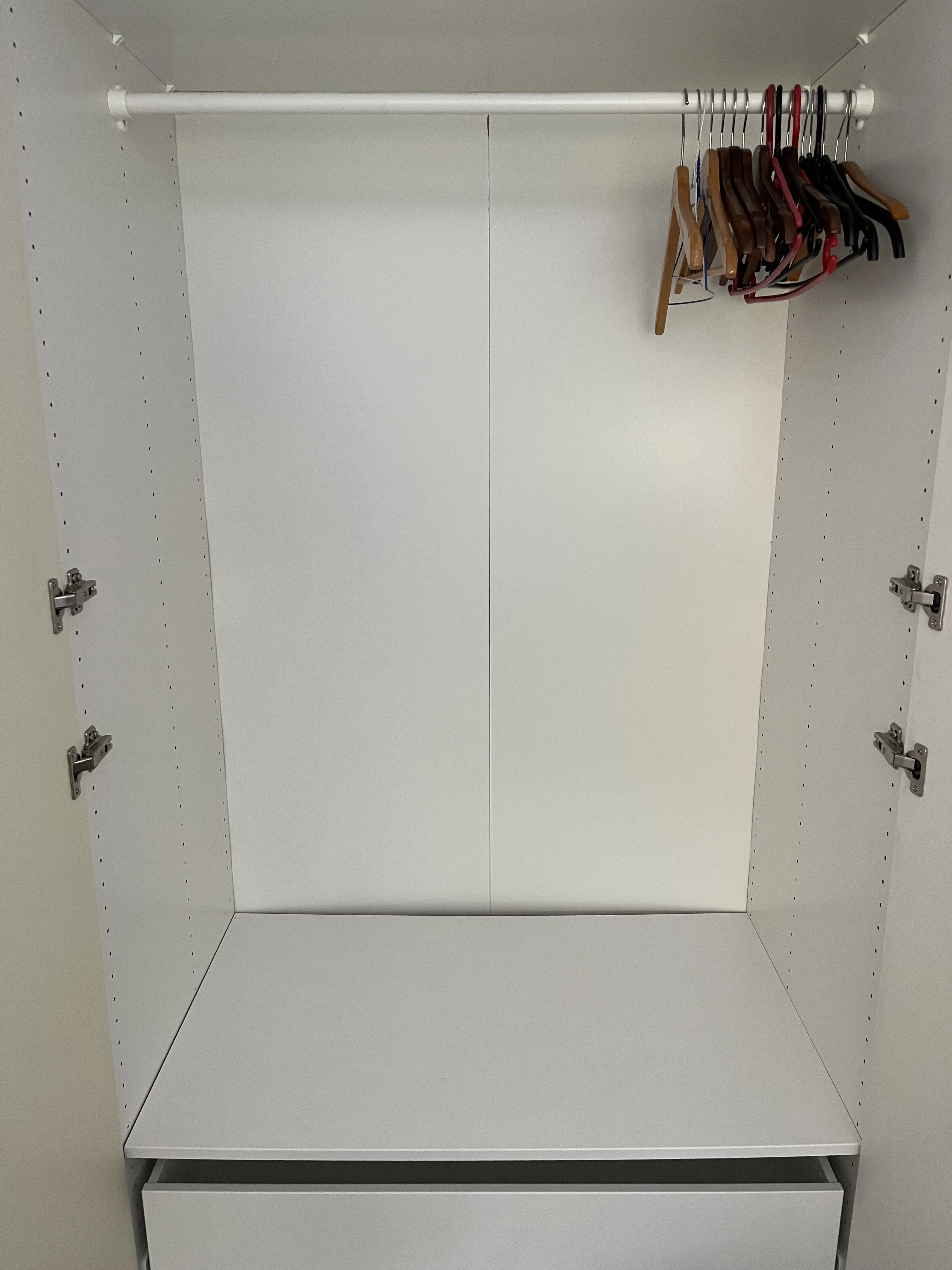 Kleiderschrank