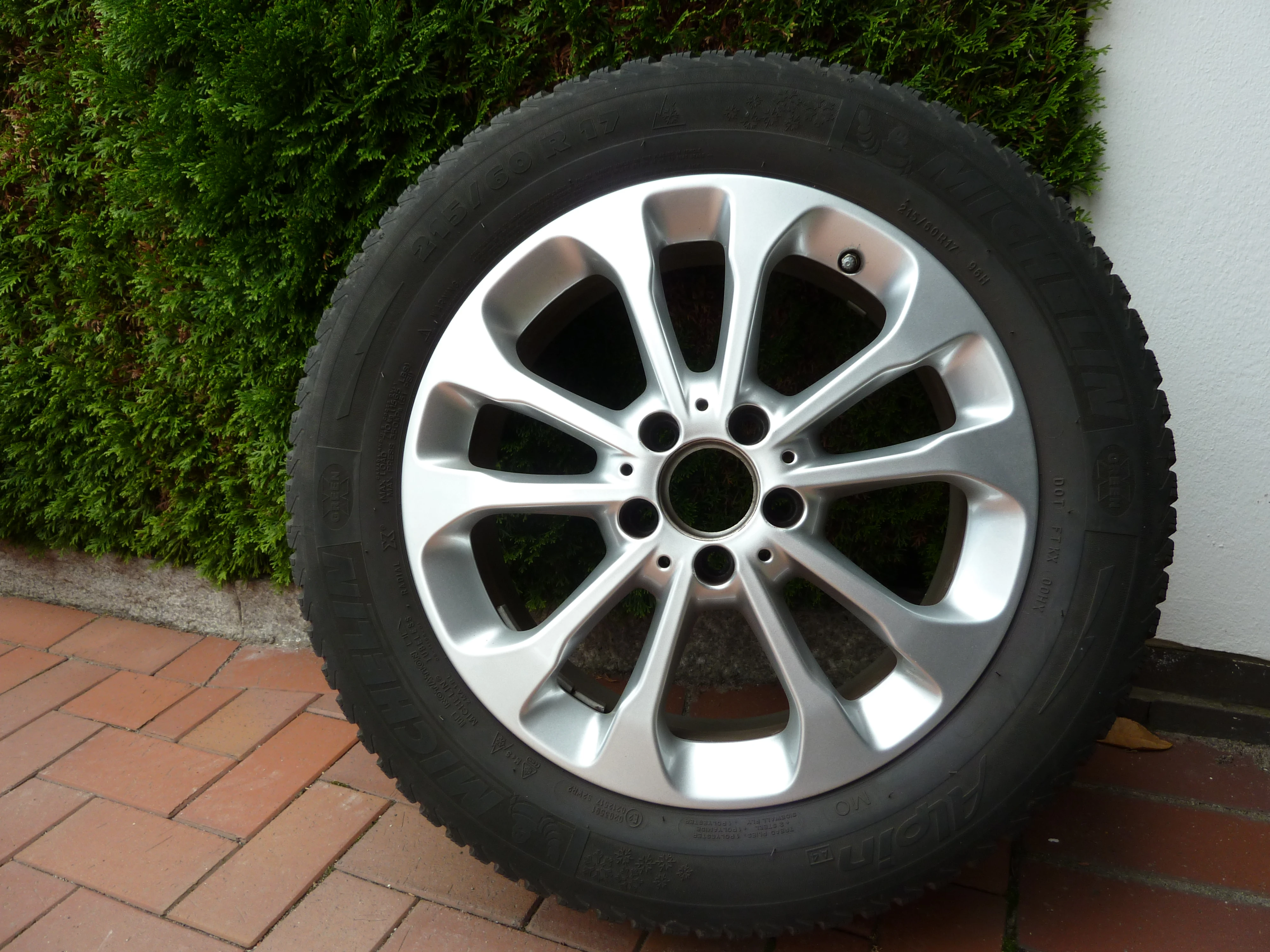 Winterreifen auf MB-Alufelgenv215/60 R 17