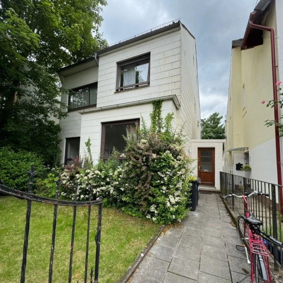 Haus vorne, Vorgarten
