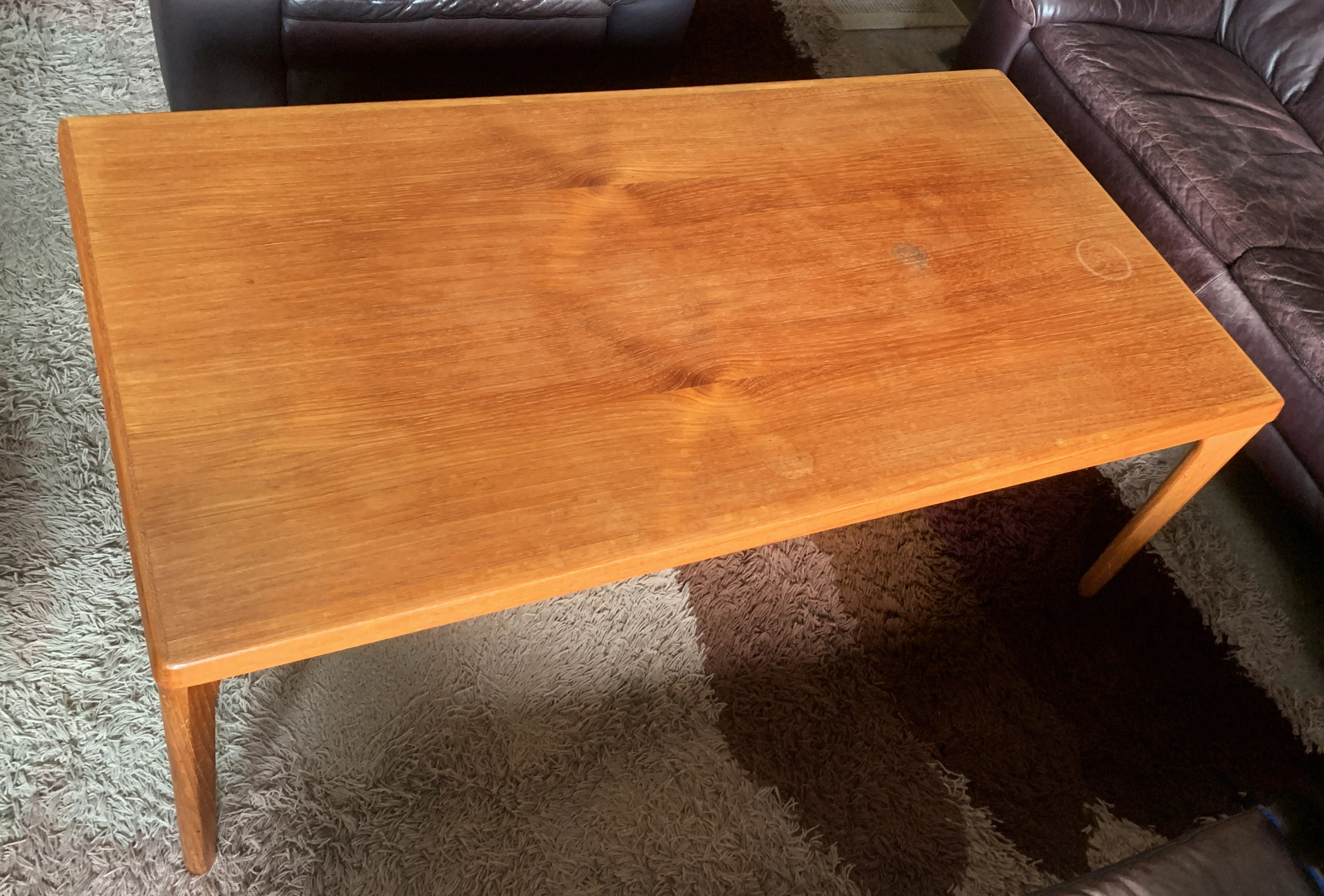 Couchtisch Dänisches Design oben lange Seite