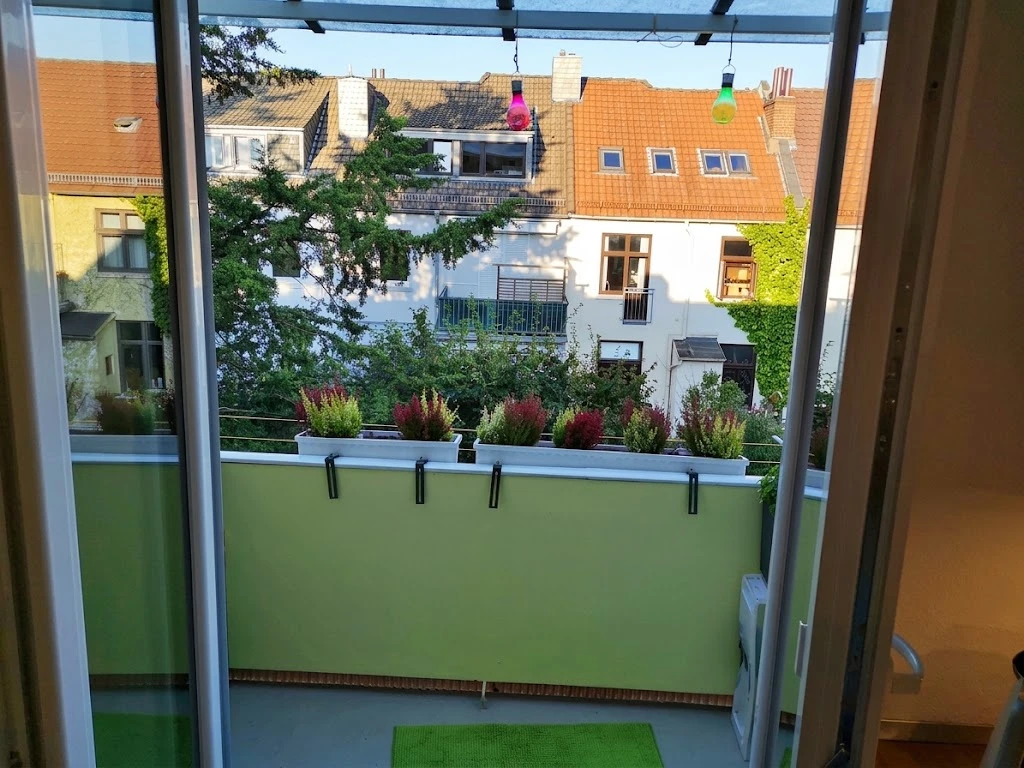 Balkon mit Blick in den Garten