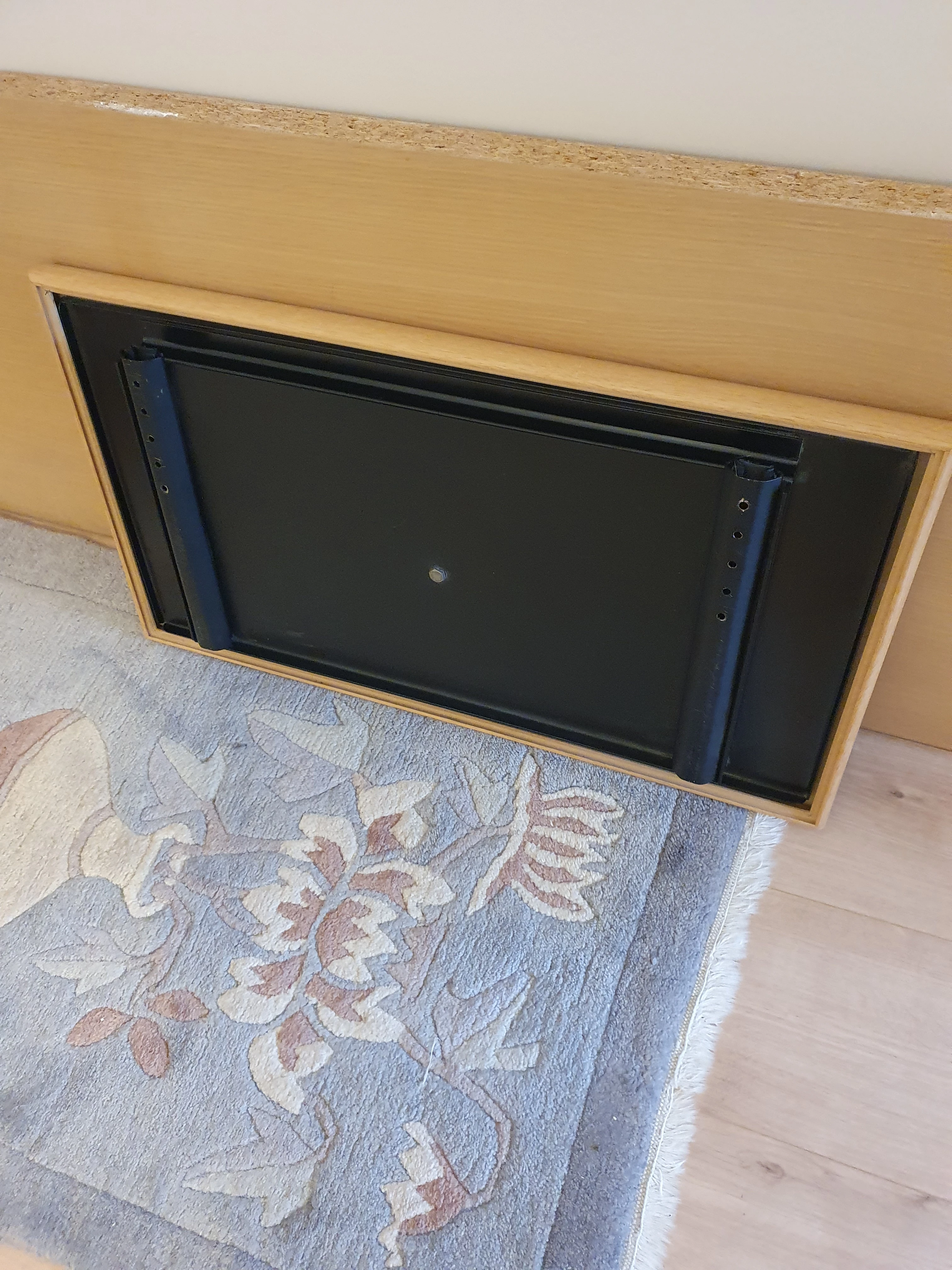 TV teller unten