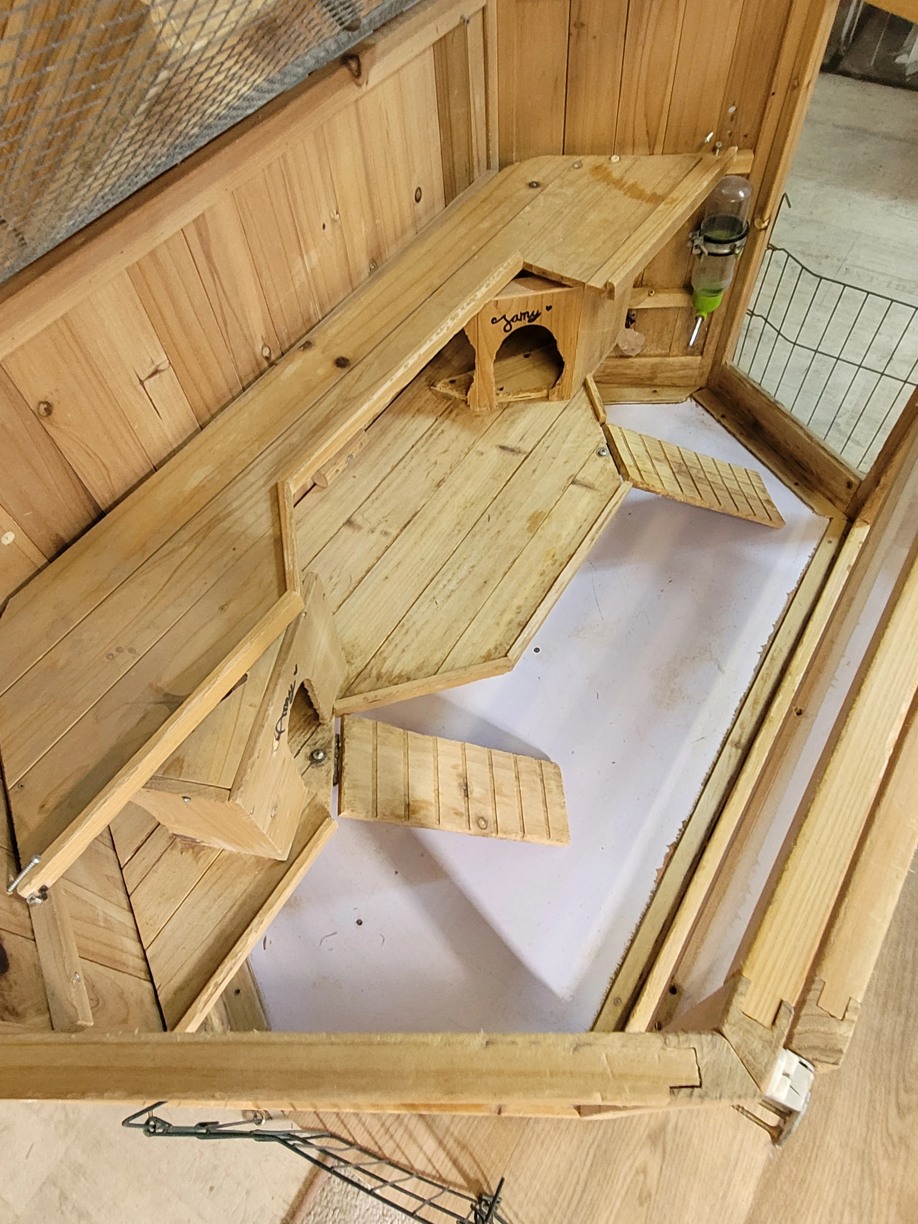 Holzkäfig mit Deckel