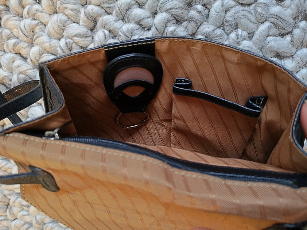 Handtasche